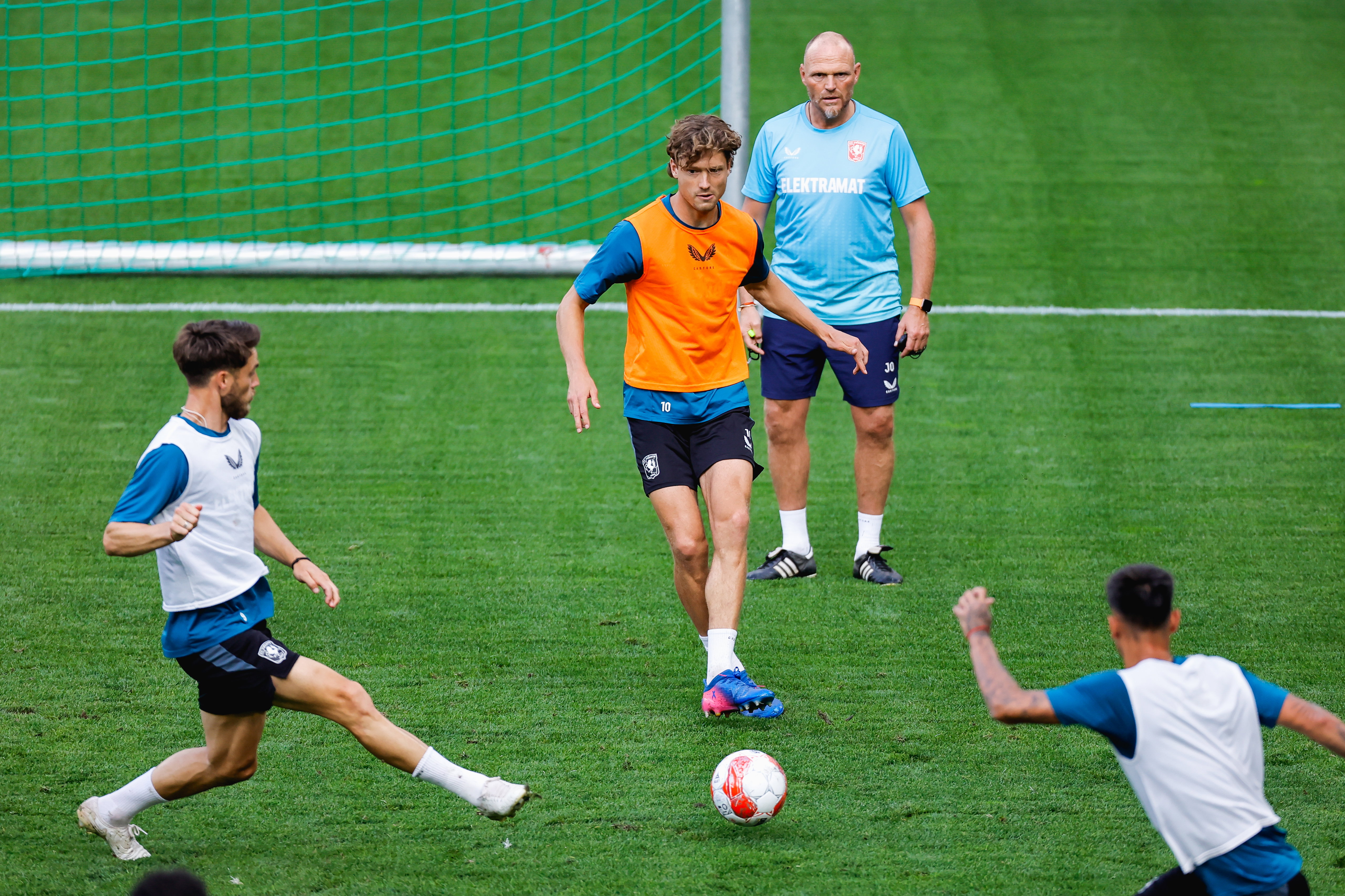 FC Twente traint in Salzburg