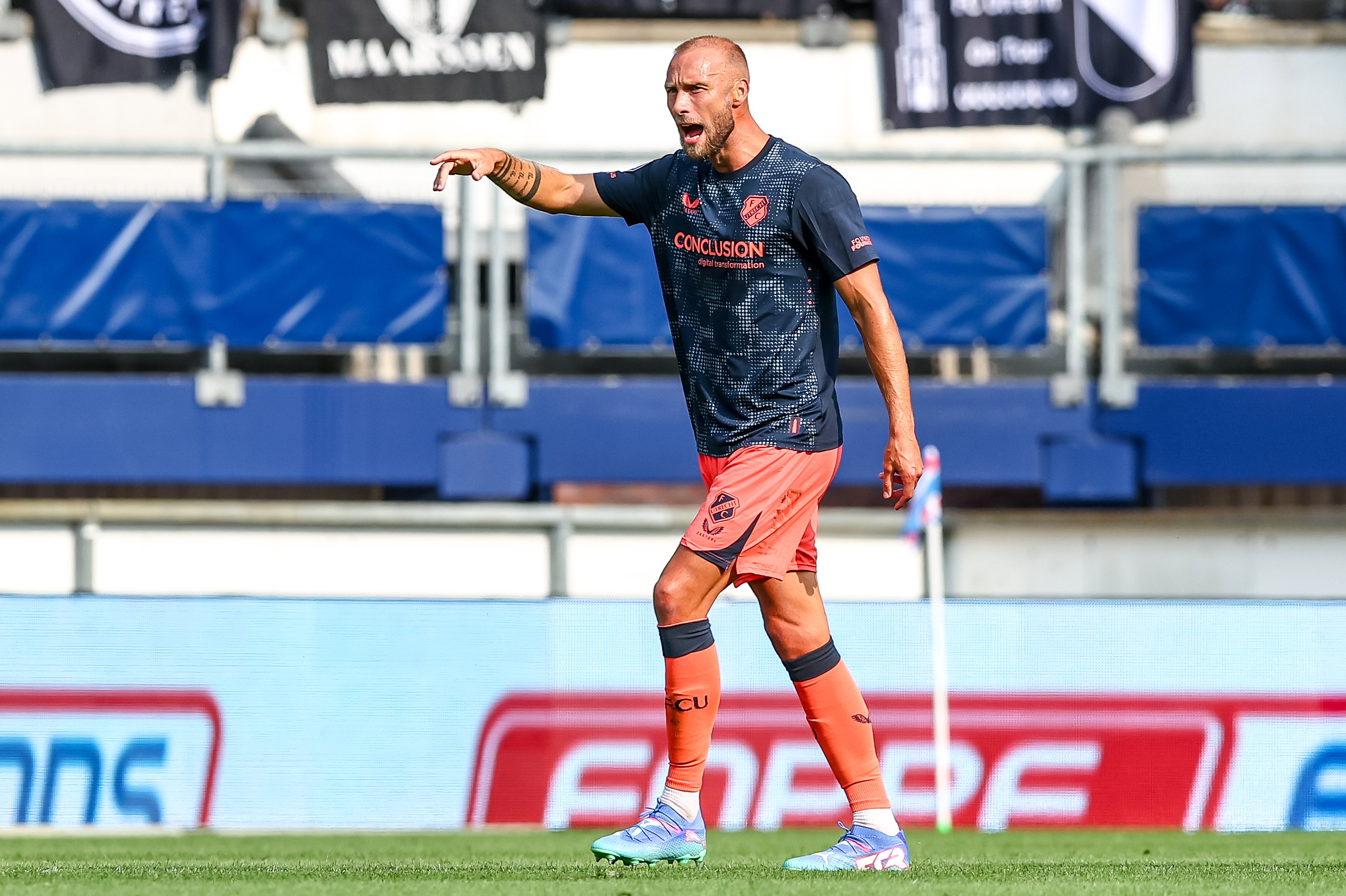 Mike van der Hoorn tegen SC Heerenveen
