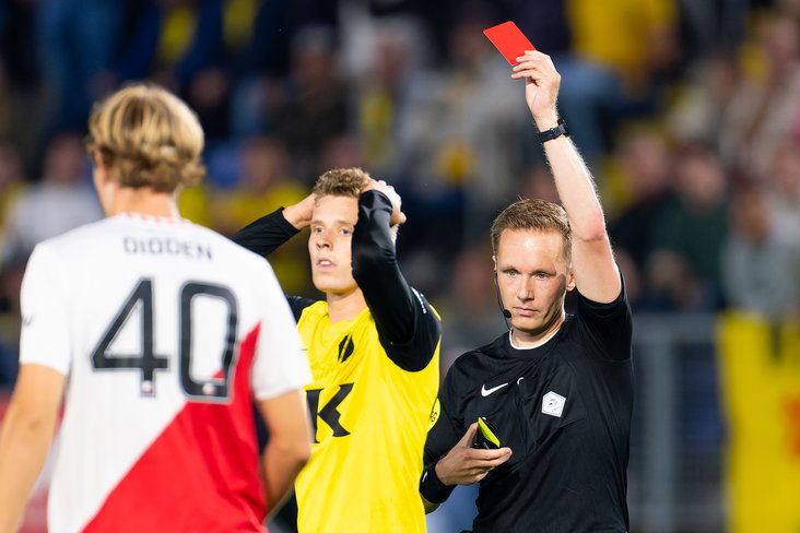 Lars Mol krijgt rood