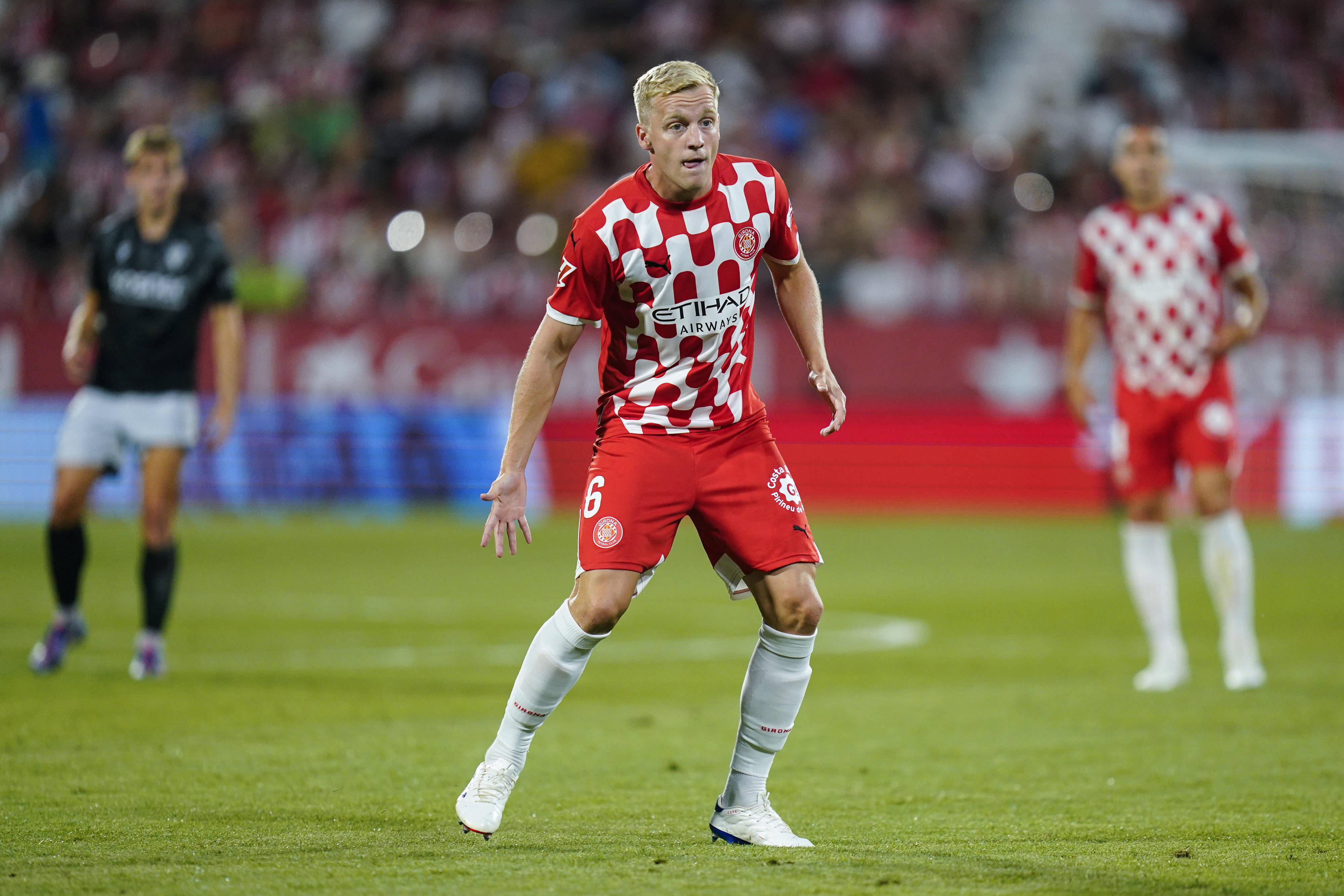 Donny van de Beek in het shirt van Girona