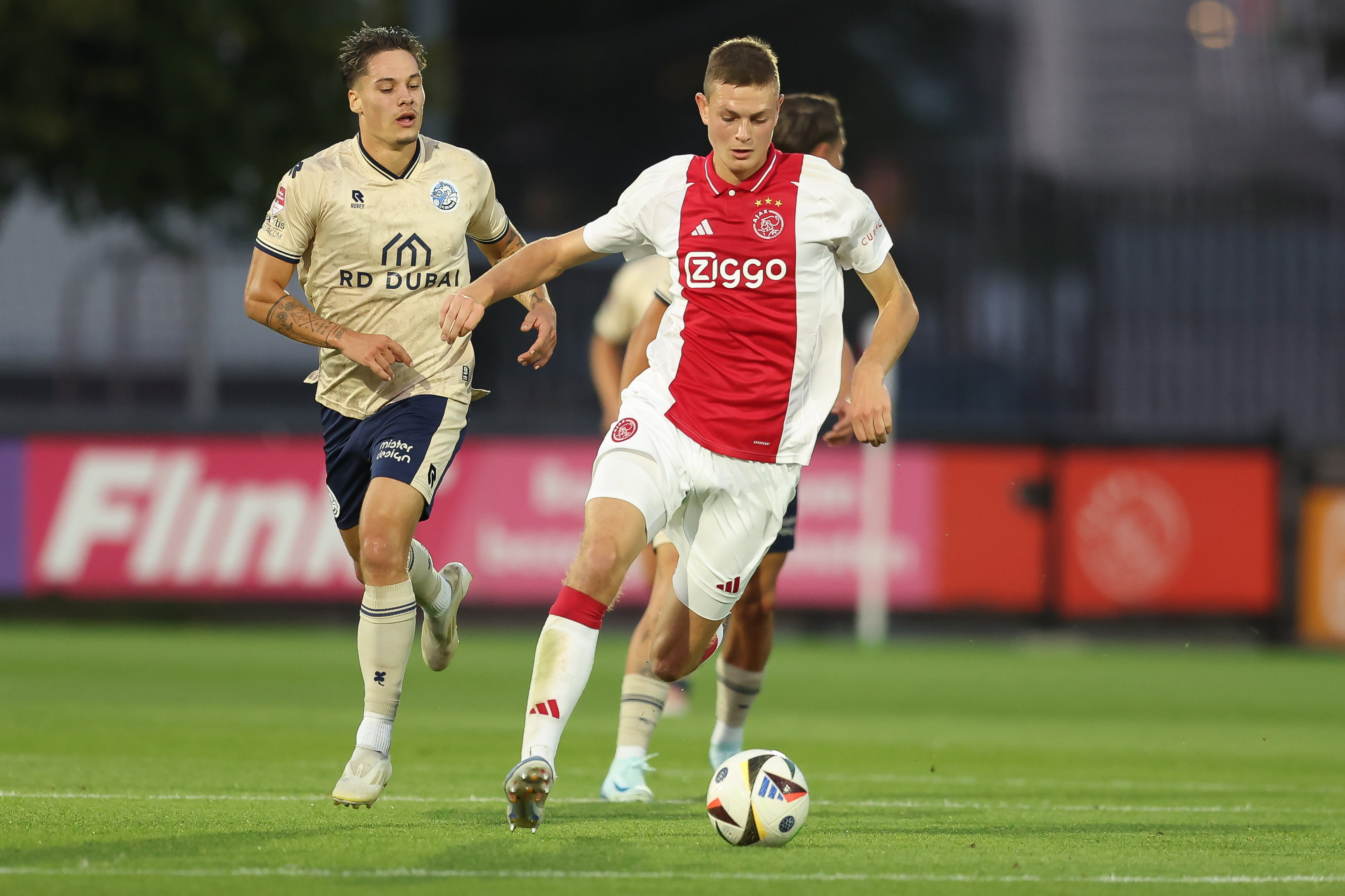 Dies Janse in actie voor Jong Ajax