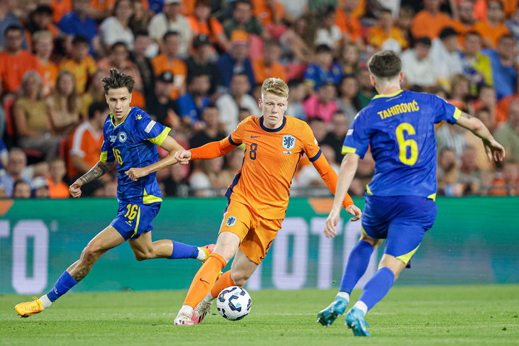 Jerdy Schouten tijdens Nederland - Bosnië en Herzegovina
