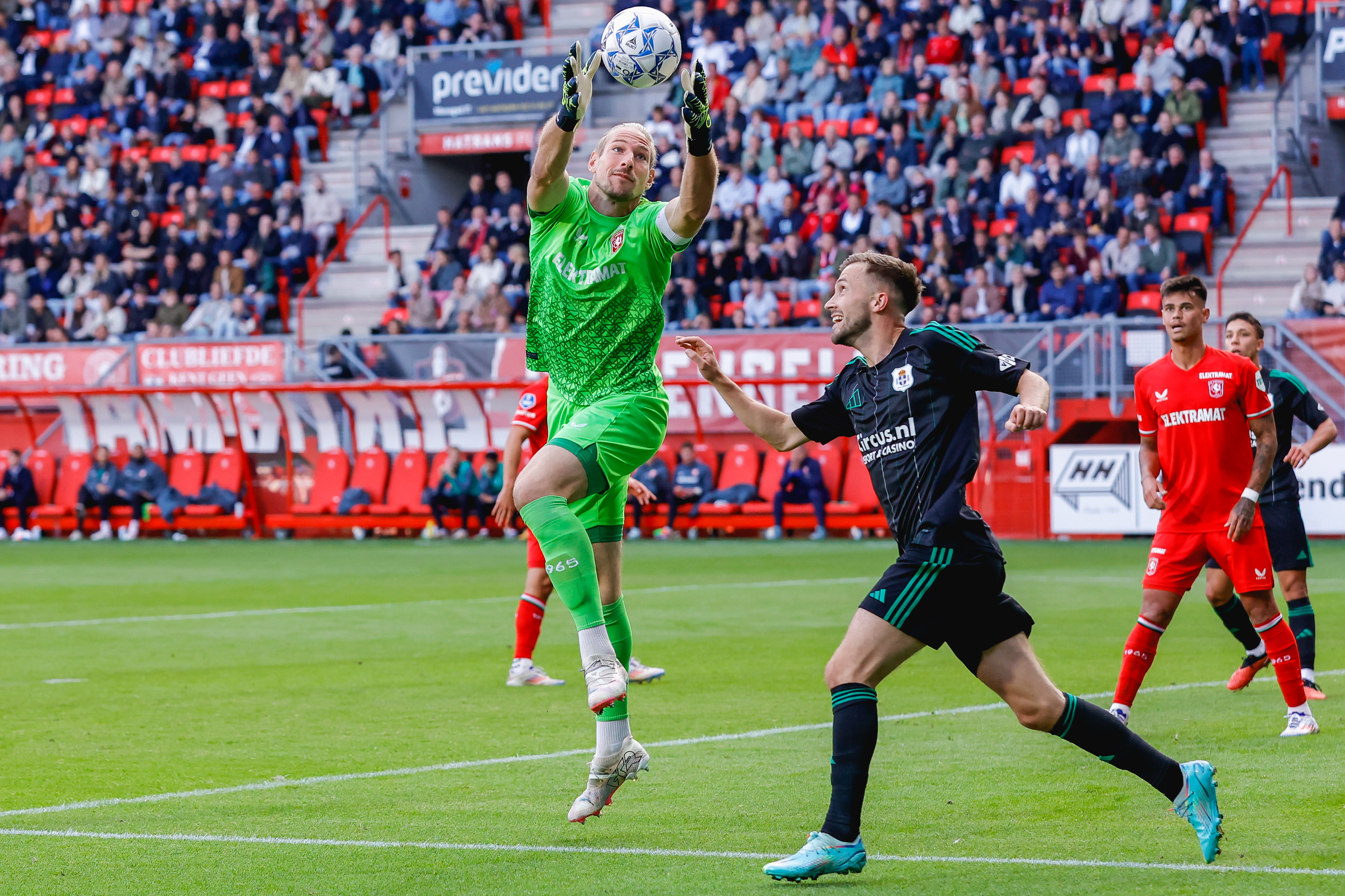 Lars Unnerstall tegen PEC Zwolle