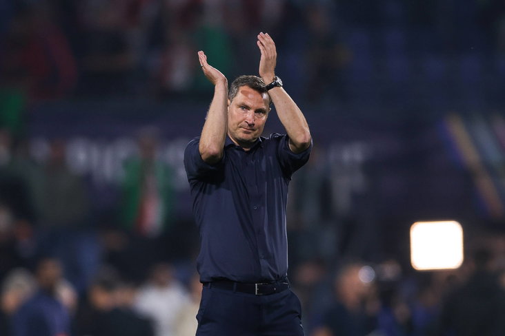 Brian Priske bedankt het Feyenoord-publiek