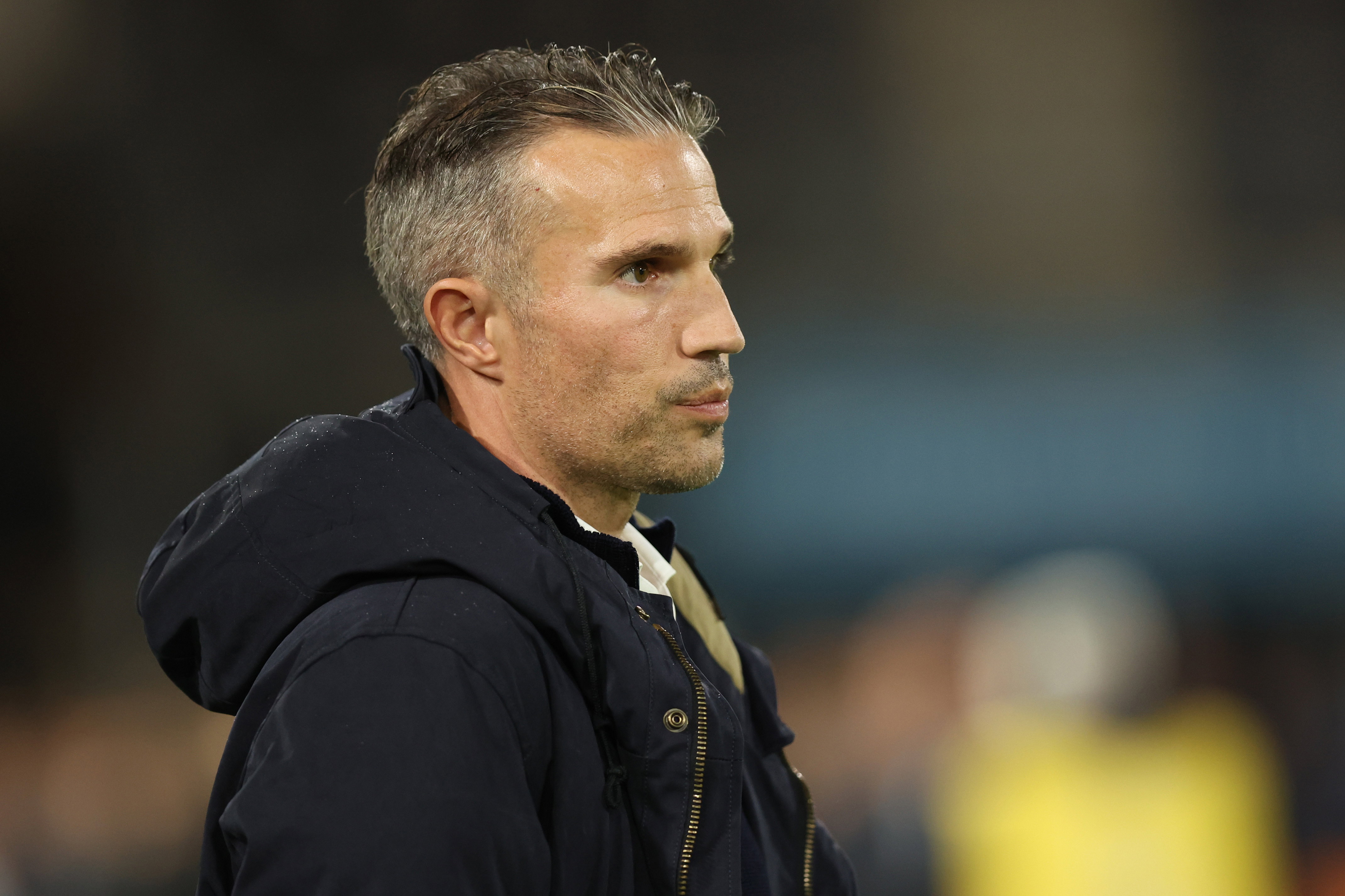 Robin van Persie langs de lijn