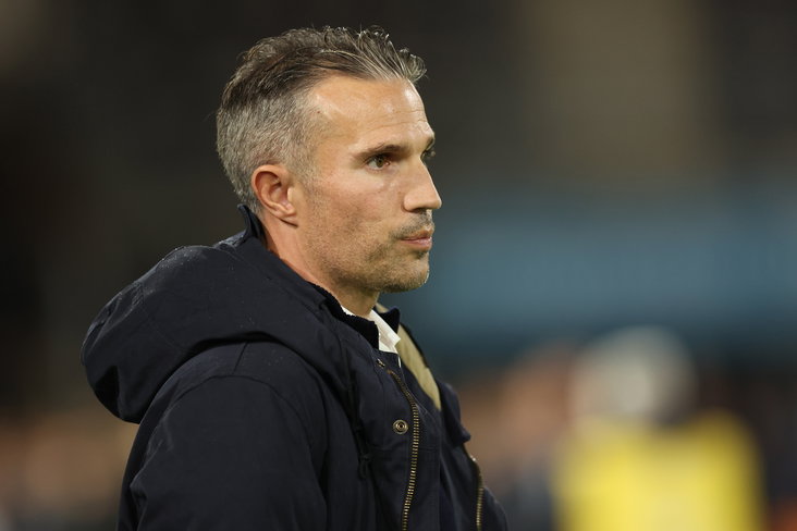 Robin van Persie langs de lijn