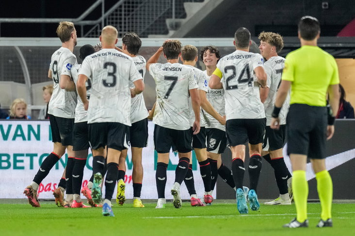 FC Utrecht viert de 1-2 bij AZ