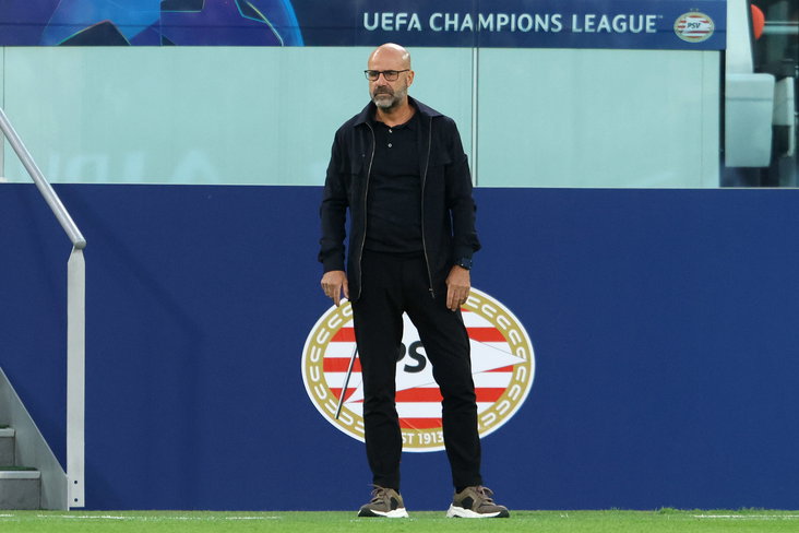 Peter Bosz langs de lijn