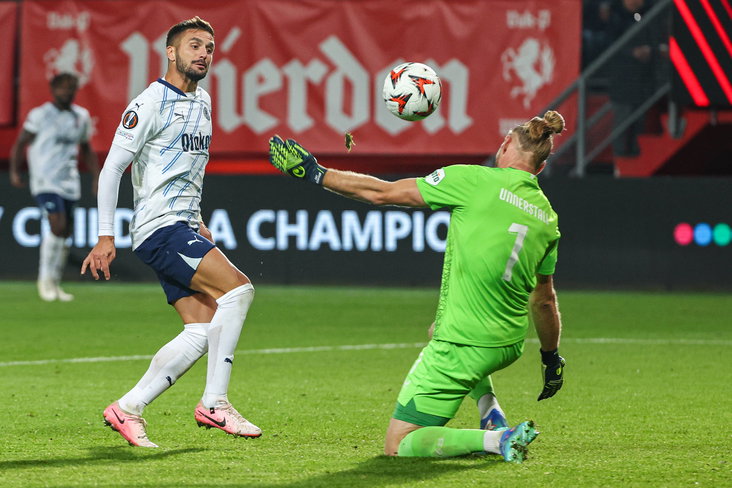 Dusan Tadic maakt 1-1