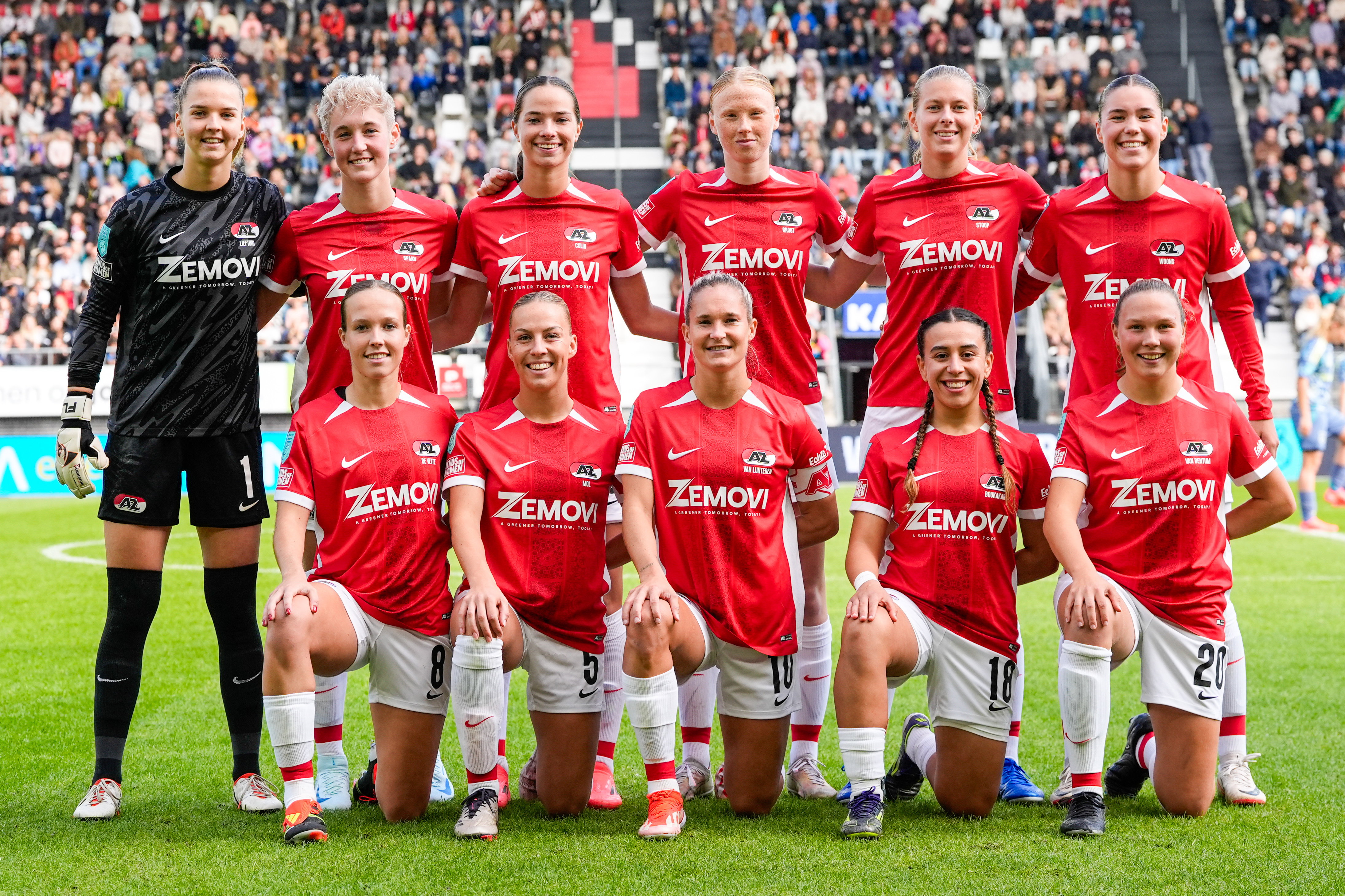 De speelsters van AZ in het AFAS Stadion in oktober 2024