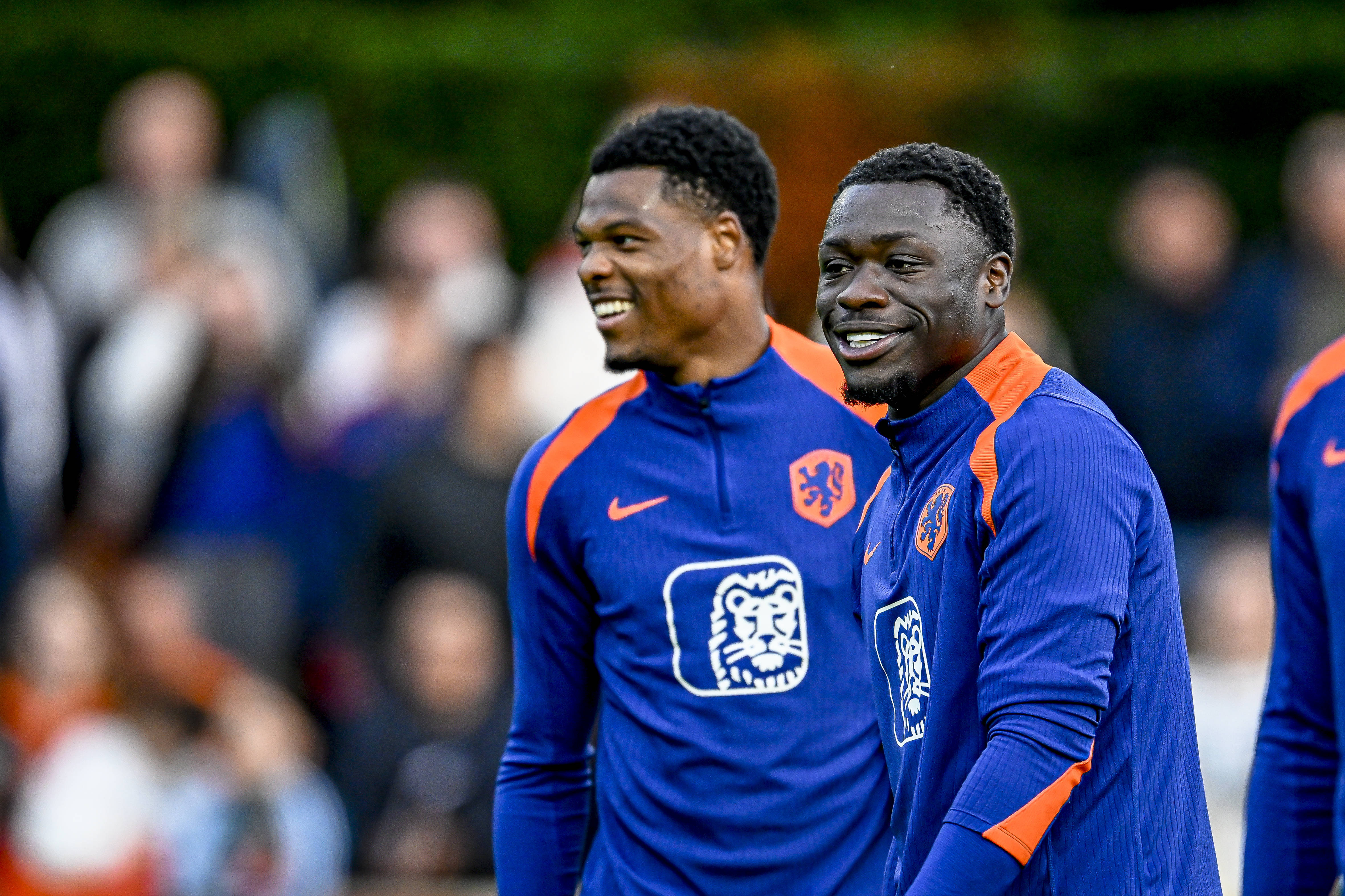 Brian Brobbey op de training van het Nederlands elftal