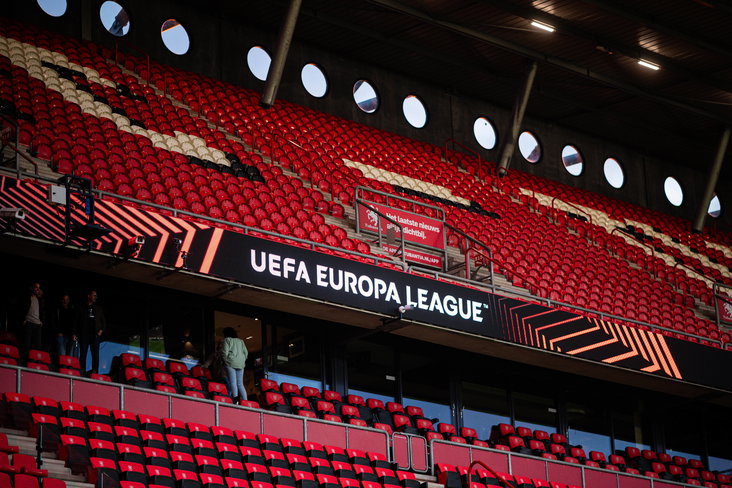 Het logo van de Europa League in De Grolsch Veste