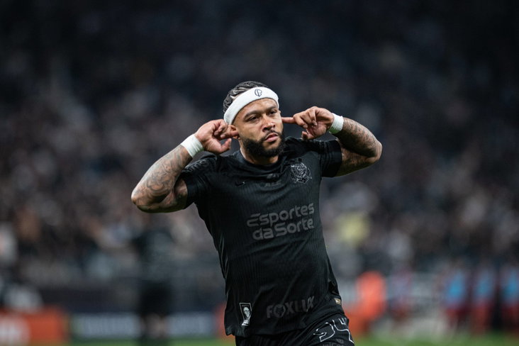 Memphis Depay na zijn eerste treffer voor Corinthians
