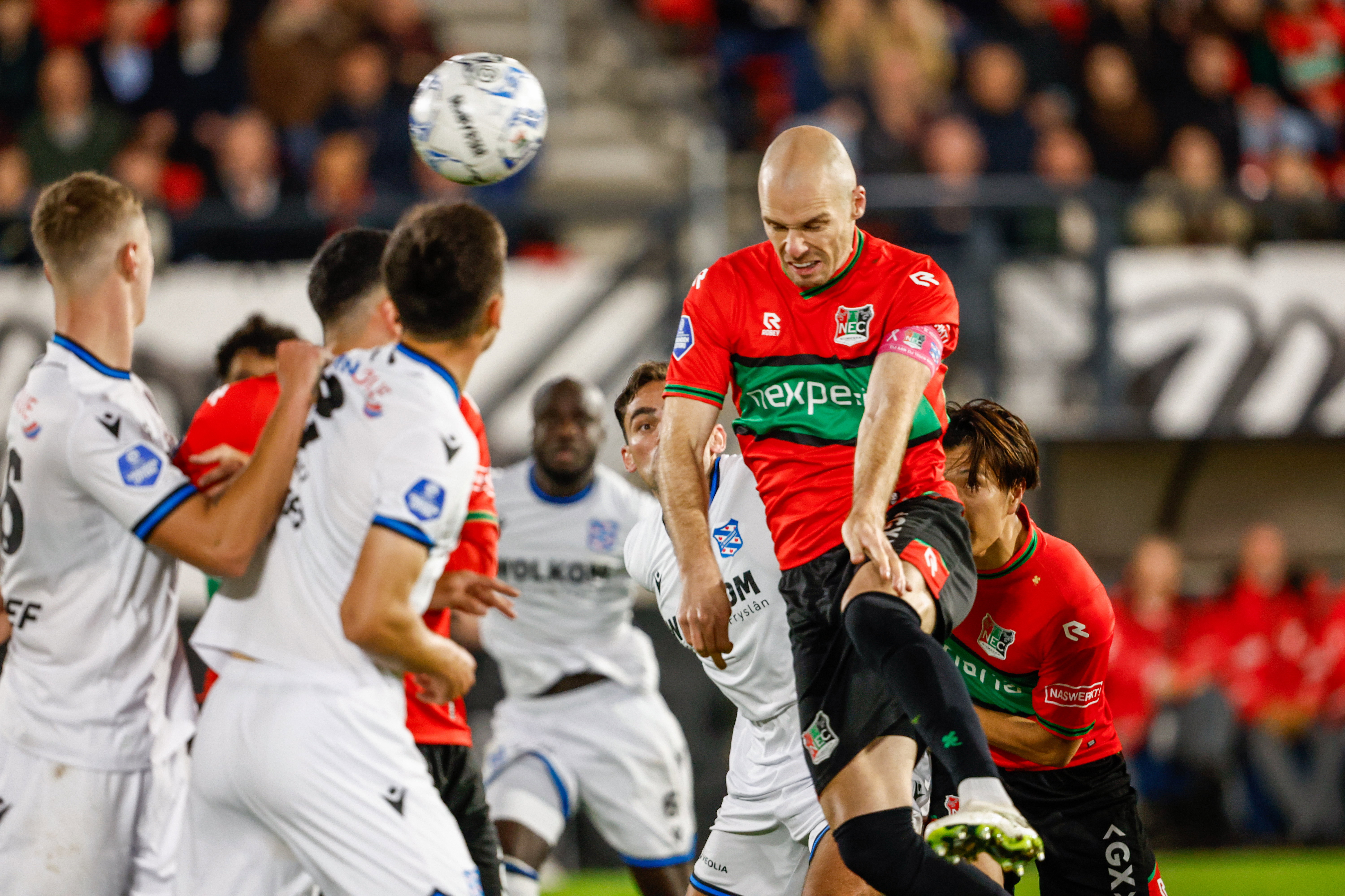 Bram Nuytinck kopt raak tegen SC Heerenveen