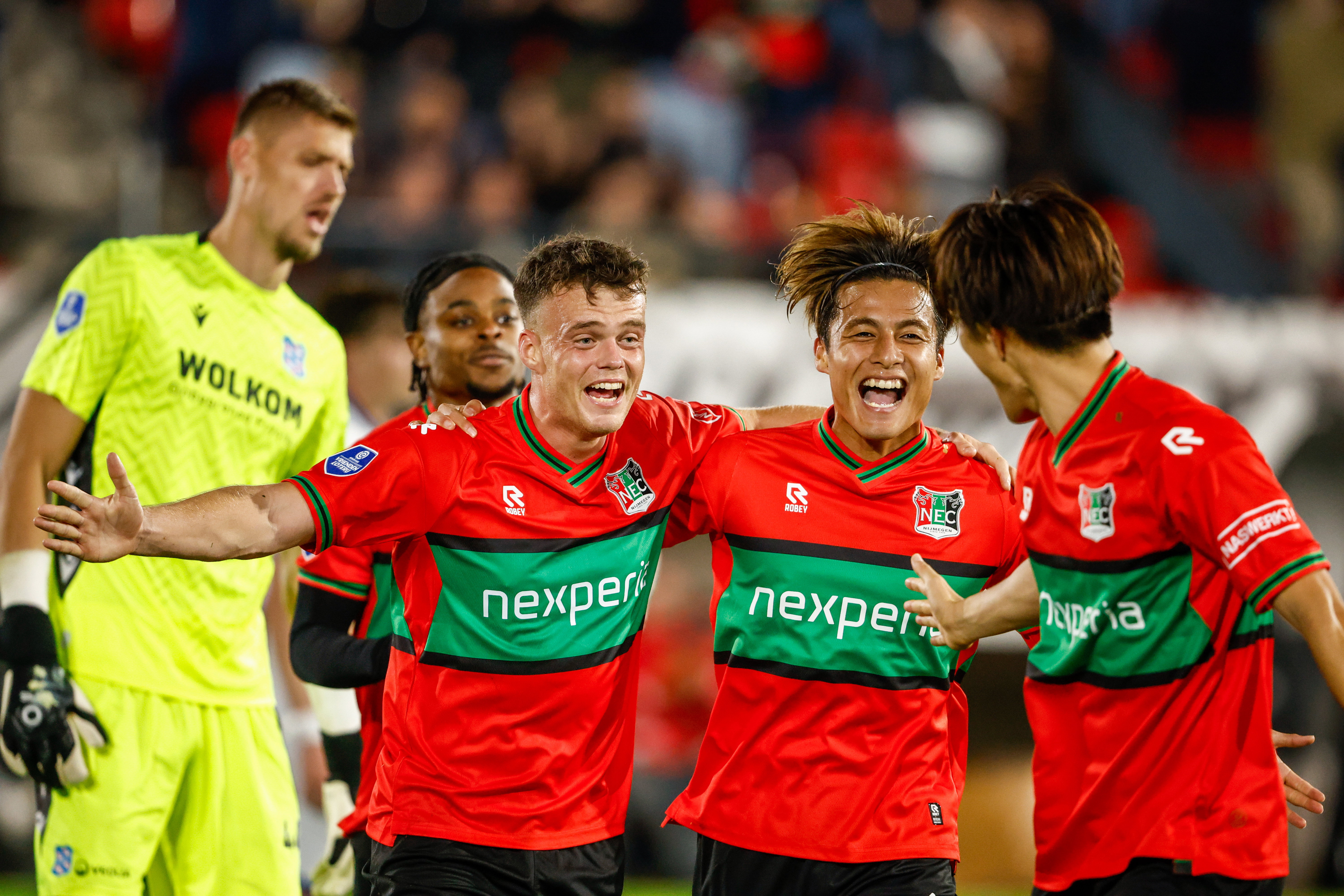 NEC viert de treffer van Vito van Crooij tegen SC Heerenveen