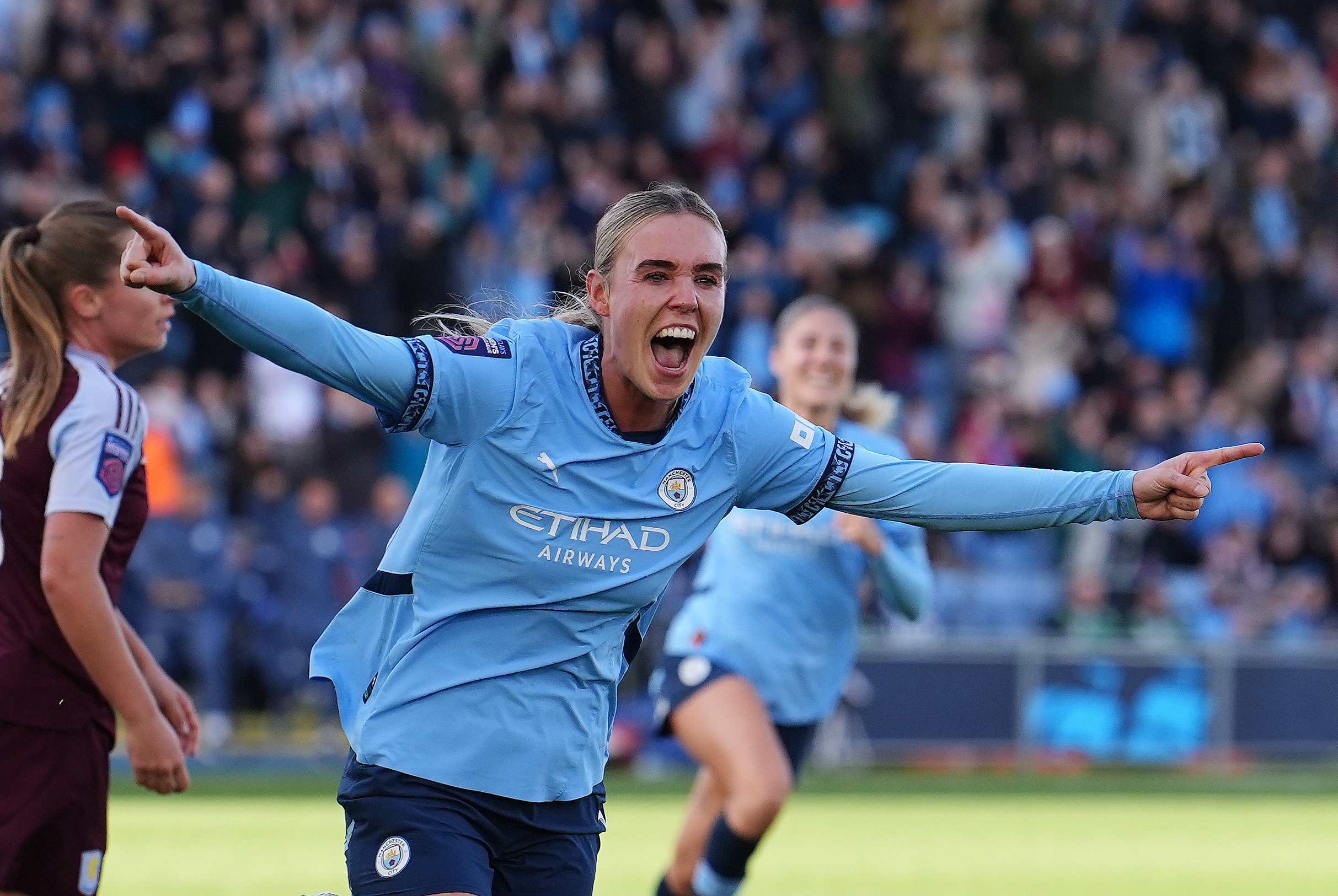 Jill Roord viert goal