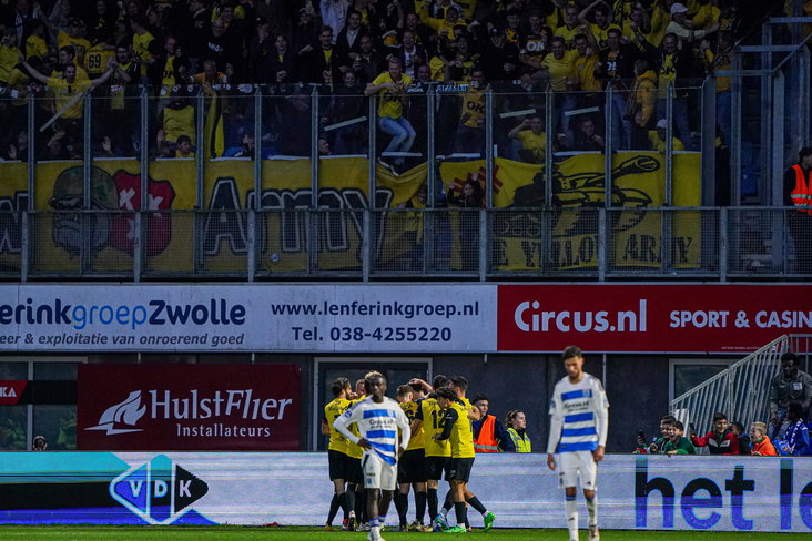 NAC Breda viert goal in Zwolle