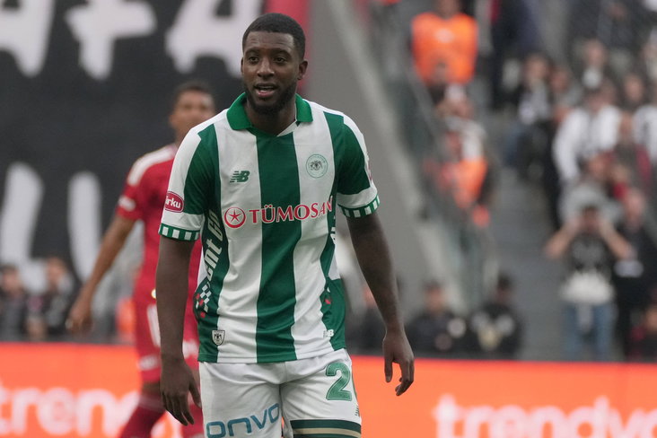 Riechedly Bazoer
