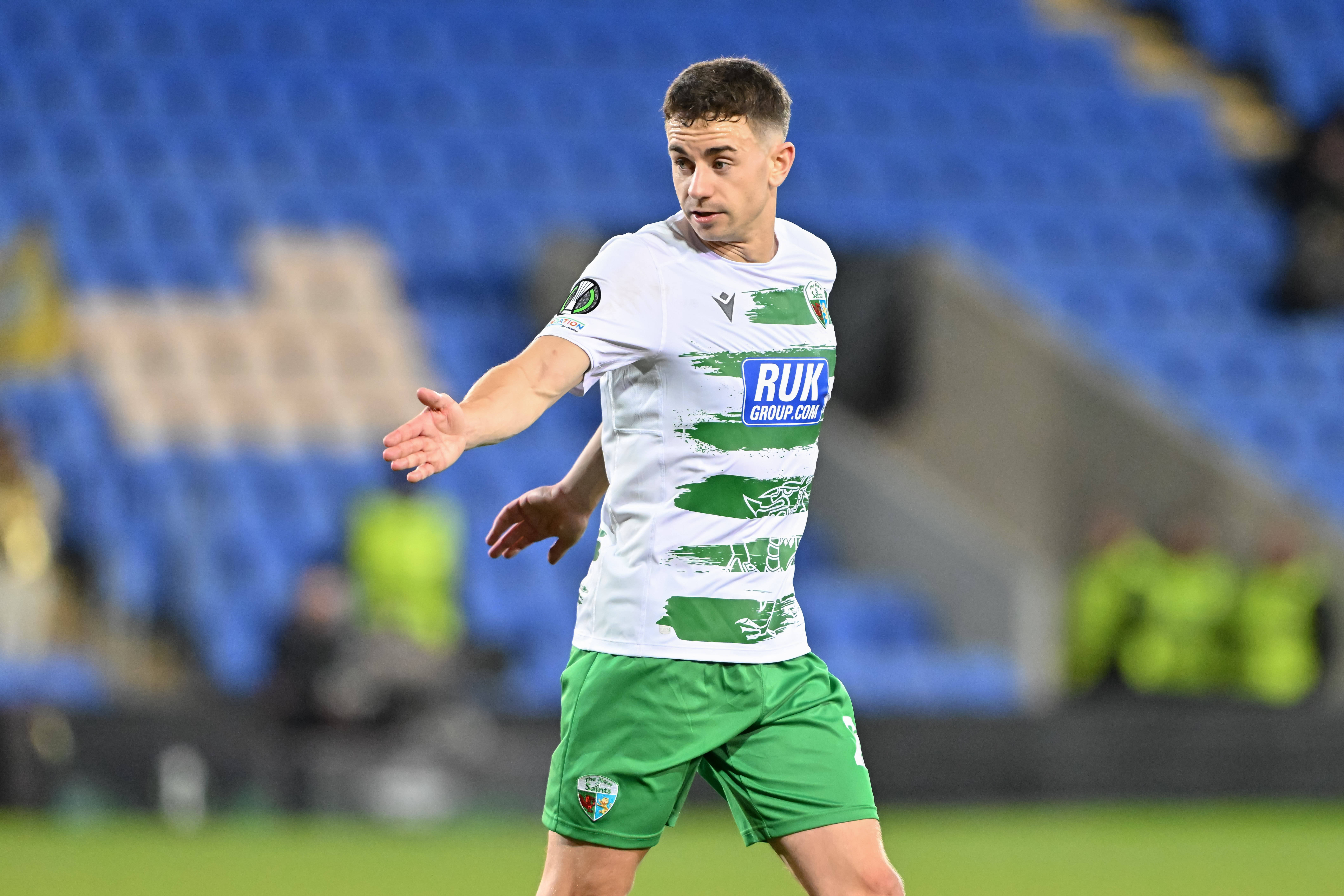 Danny Davies van The New Saints