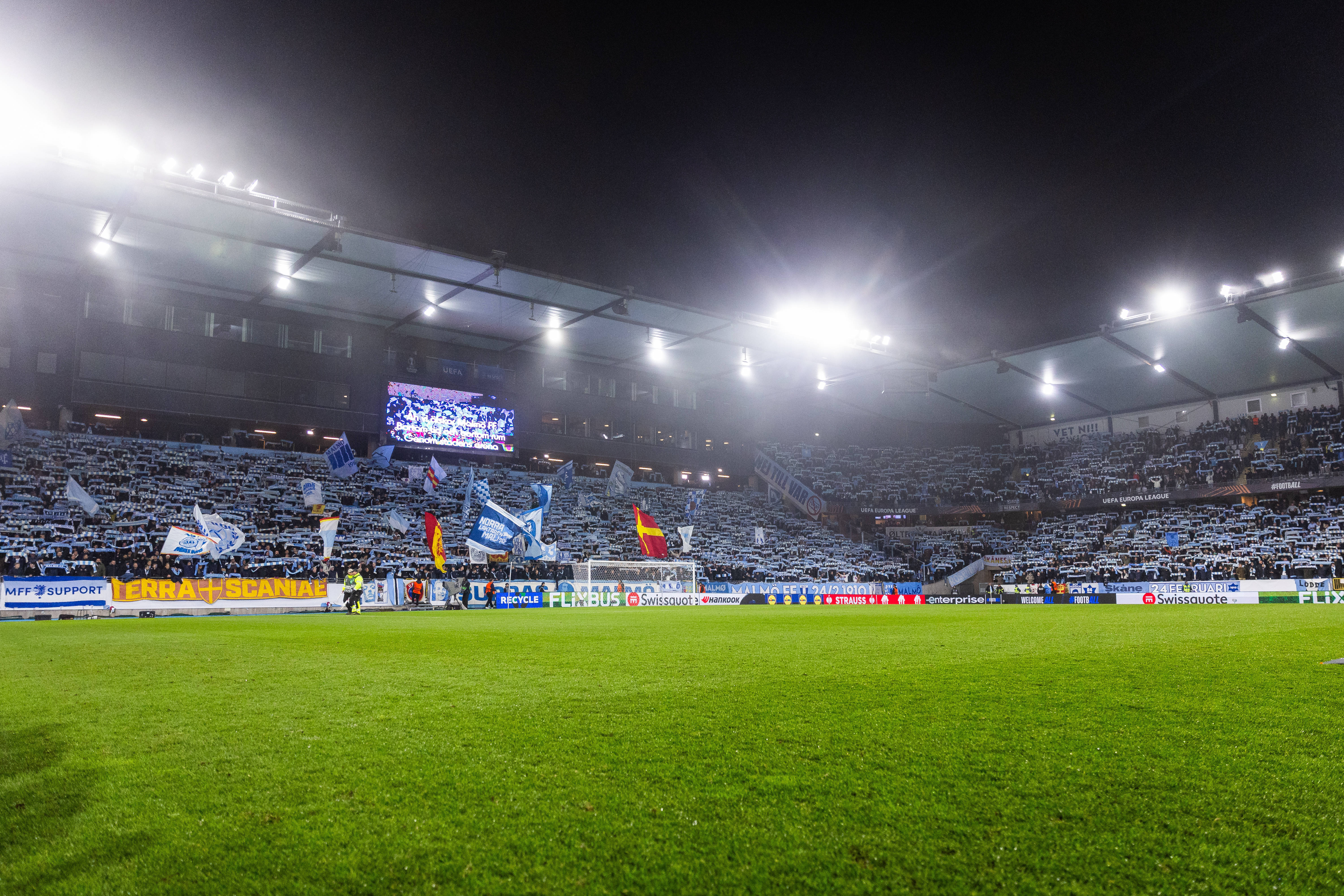 Het stadion van Malmö FF voor het duel met Olympiakos