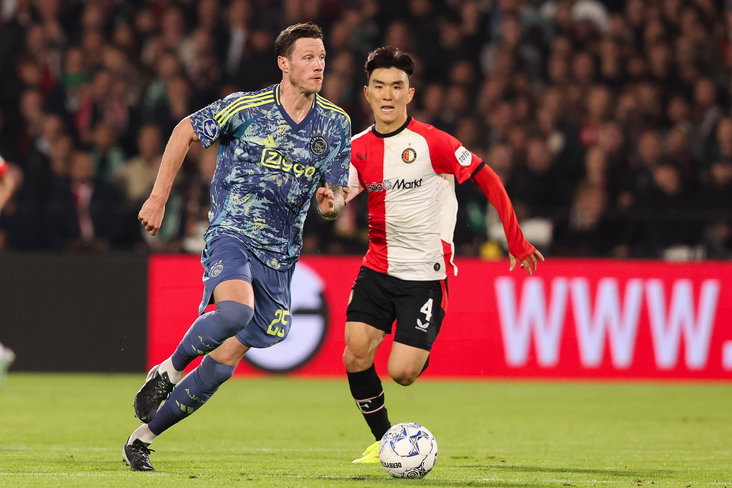 Hwang In-beom en Wout Weghorst