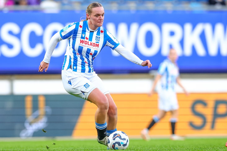 Jet van Beijeren in het shirt van SC Heerenveen