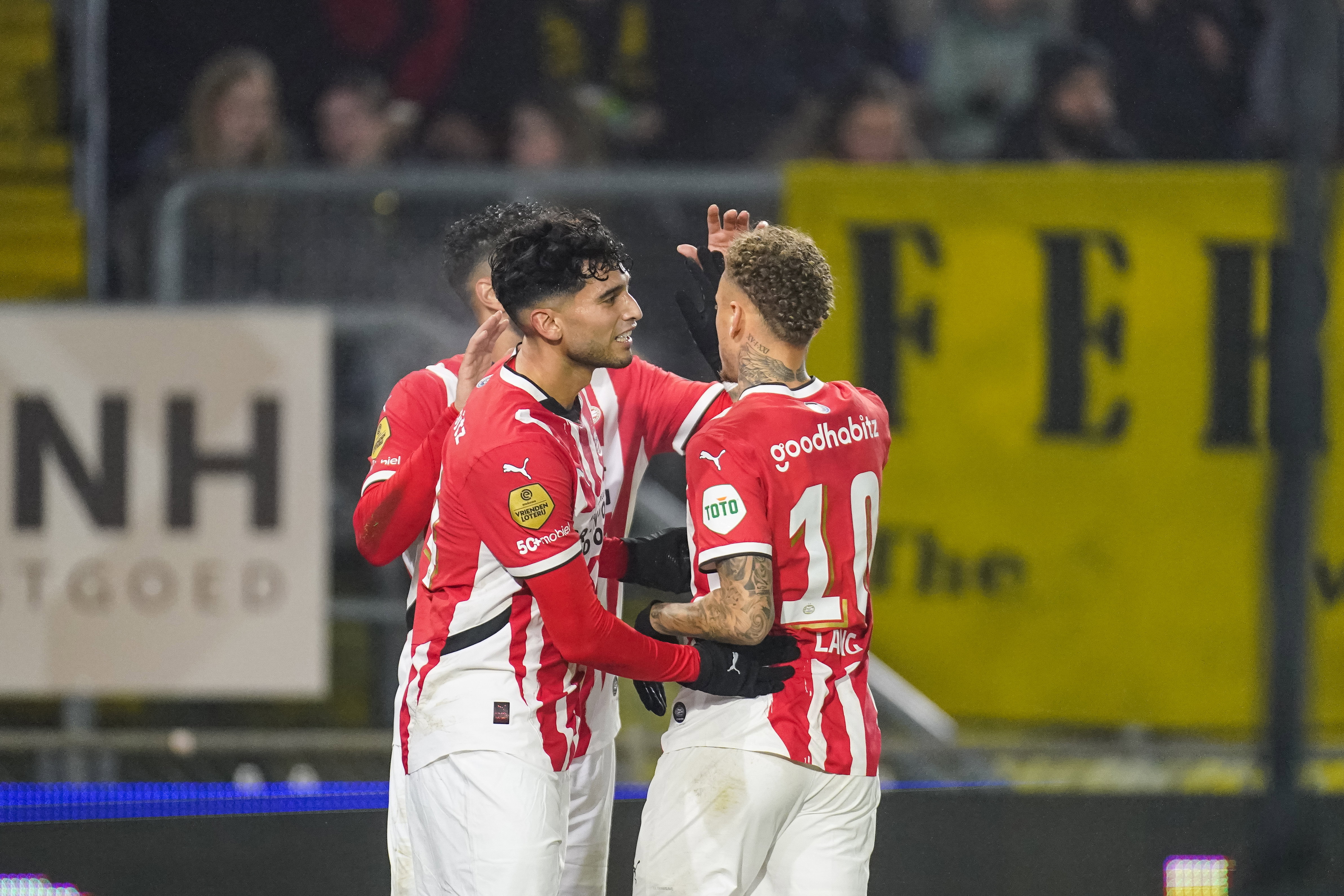 PSV viert treffer