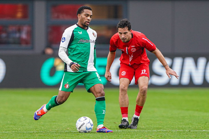 Quinten Timber in actie tegen Almere City
