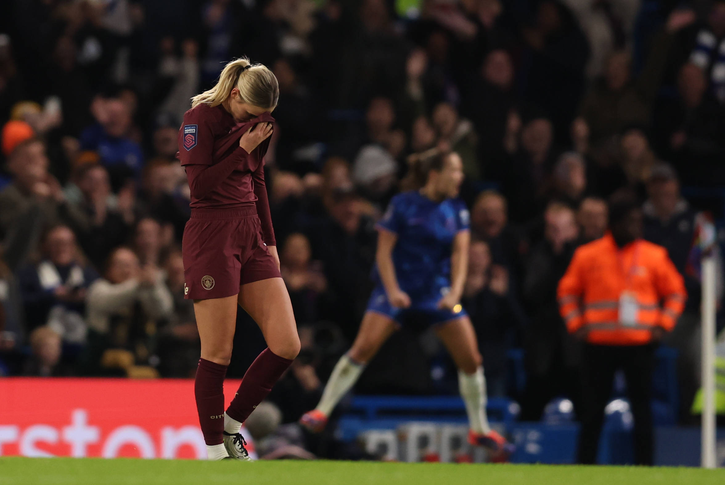 Jill Roord (Manchester City) baalt na een goal van Chelsea