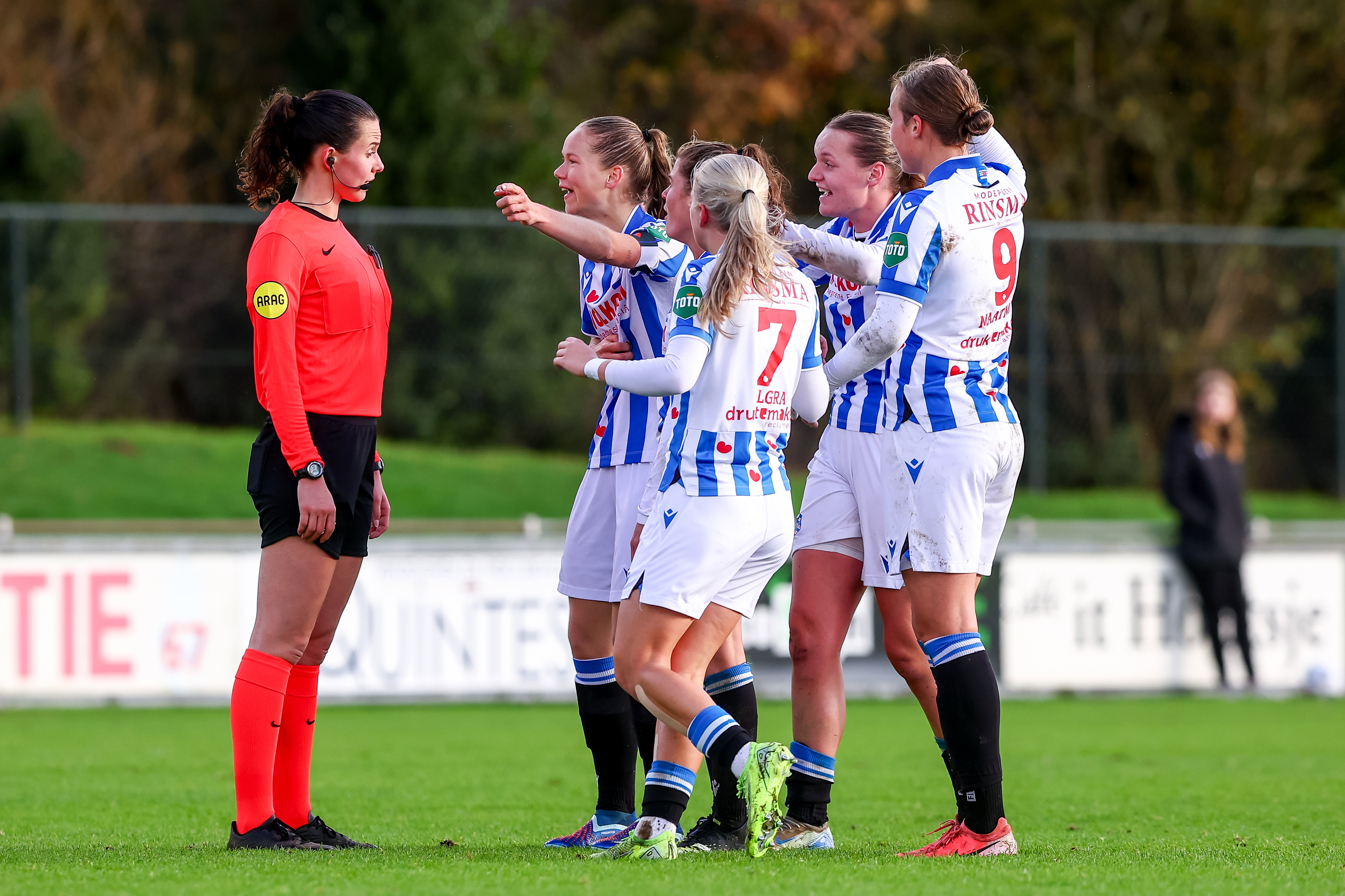 SC Heerenveen is niet blij met het besluit van arbiter Manon Plandsoen