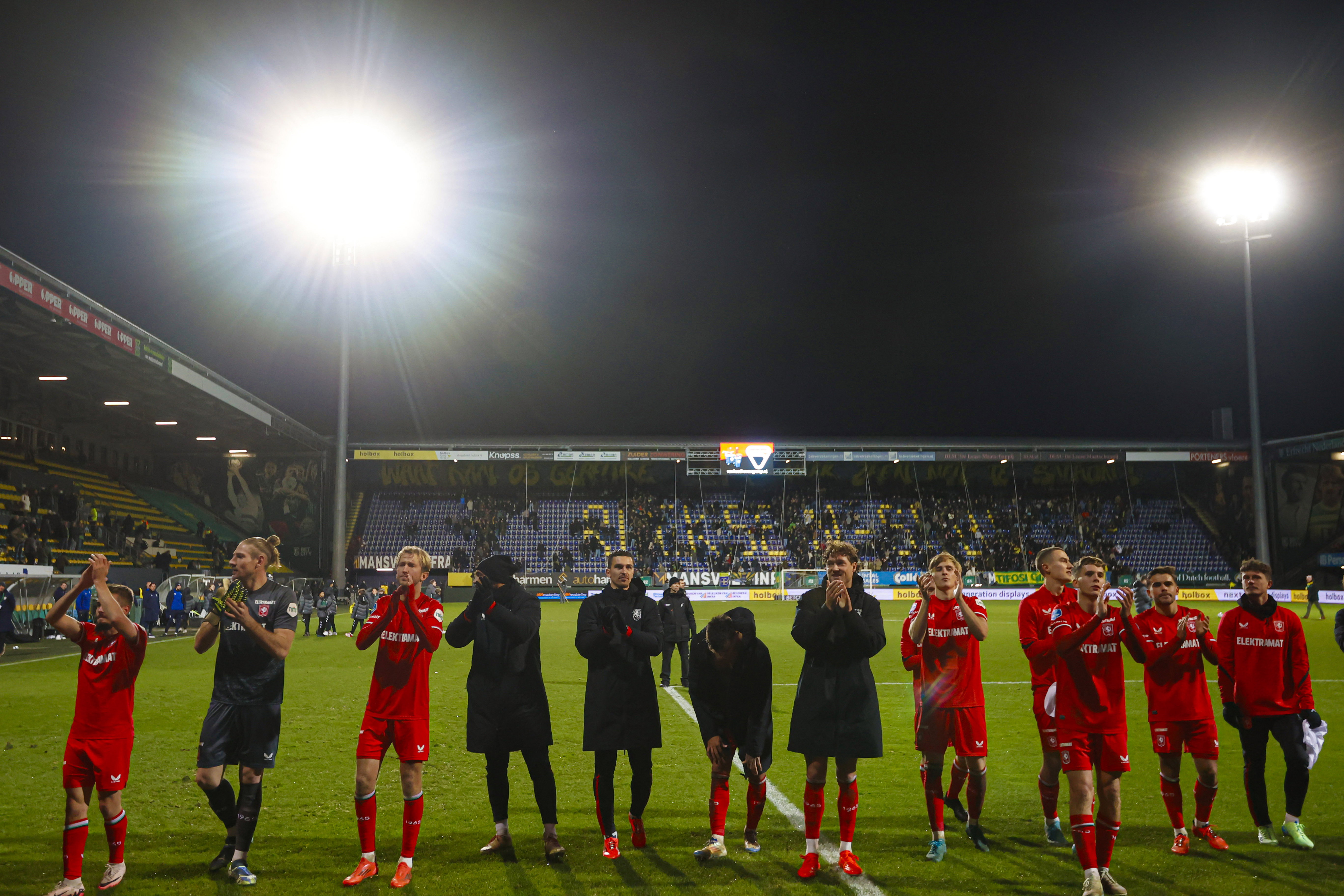 FC Twente bedankt het publiek in Sittard