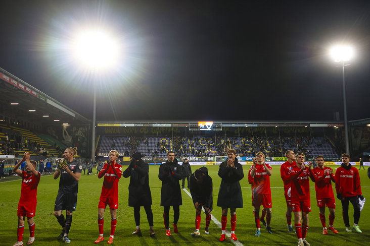 FC Twente bedankt het publiek in Sittard