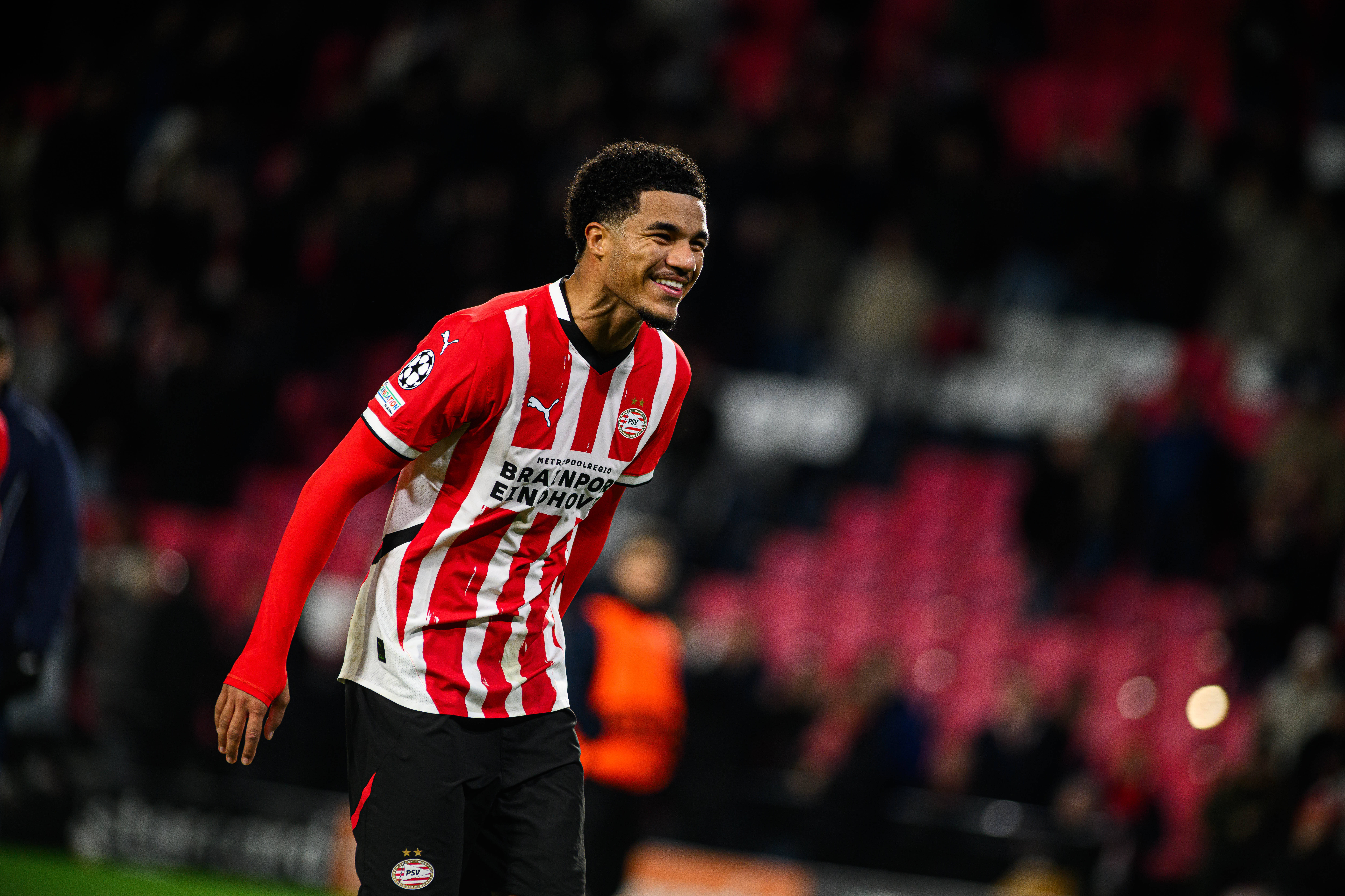 Malik Tillman viert overwinning op Shakhtar Donetsk