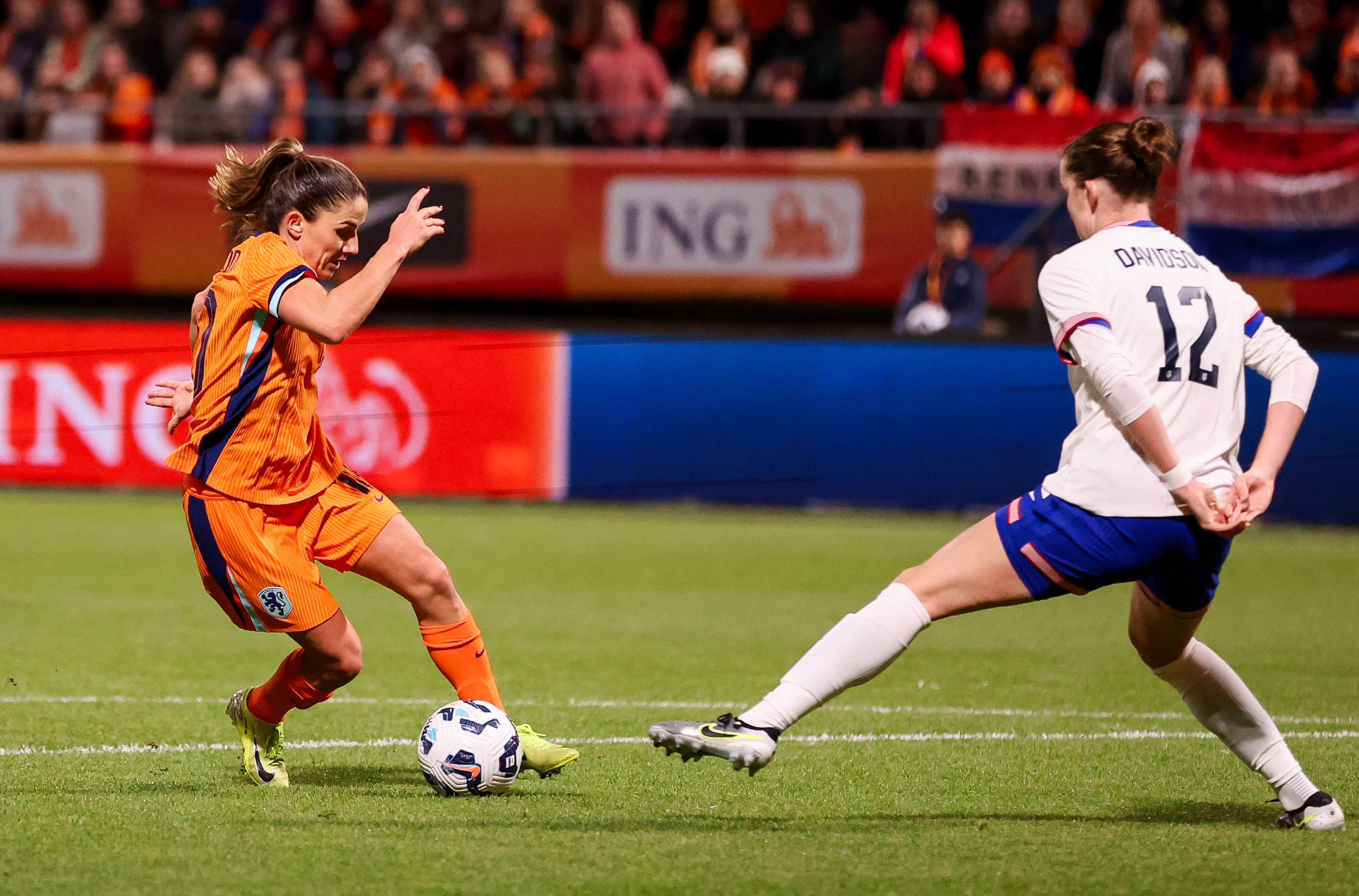 Daniëlle van de Donk in actie tegen Amerika