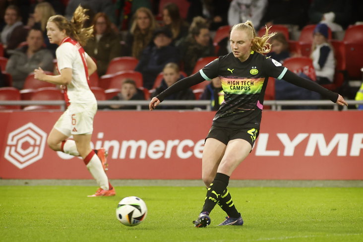Emma Frijns in actie namens PSV