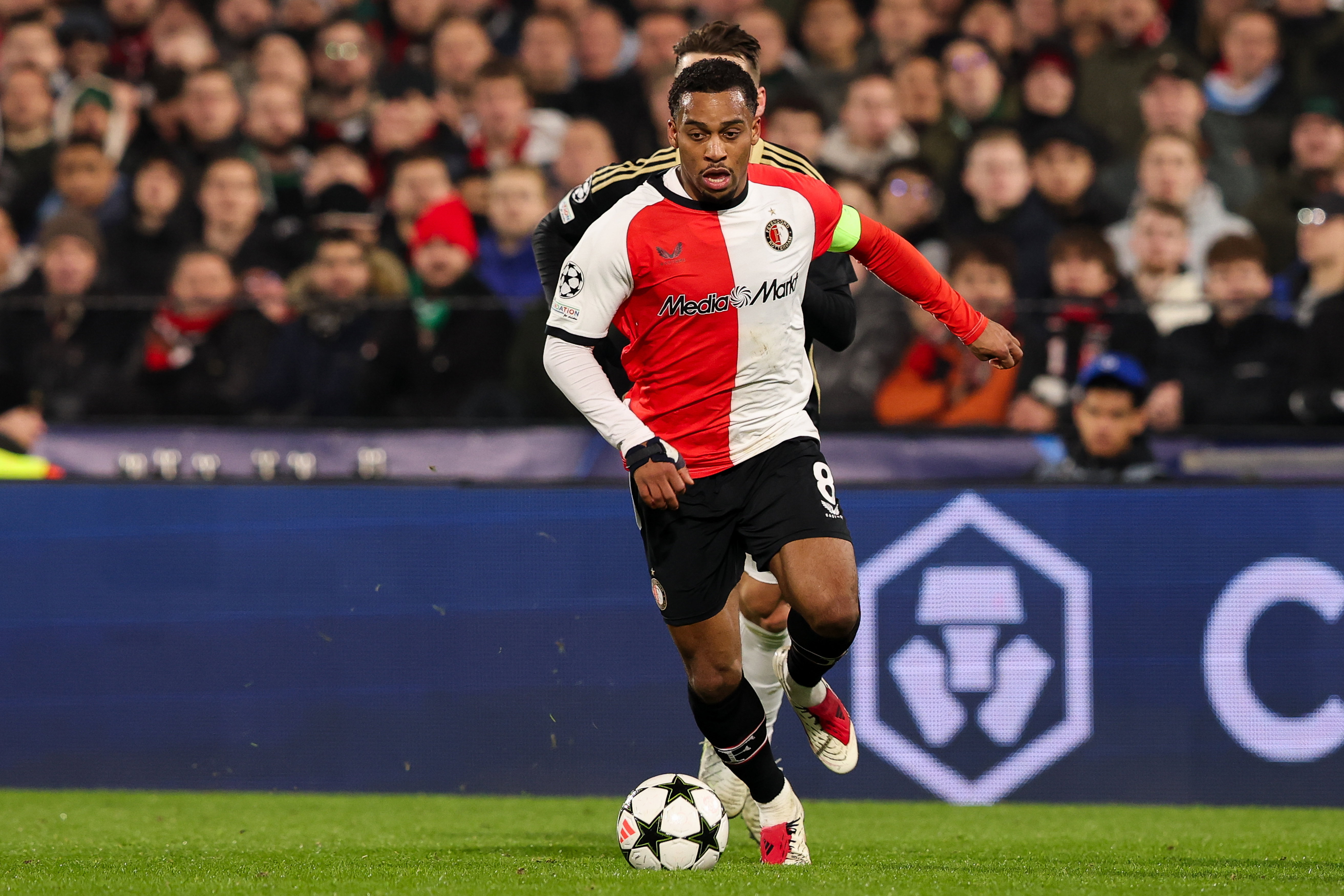 Quinten Timber aan de bal namens Feyenoord