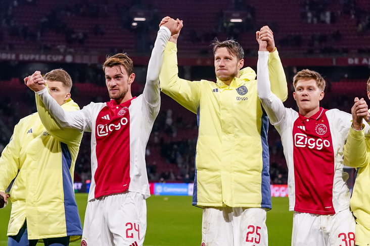 Daniele Rugani, Wout Weghorst en Kristian Hlynsson bedanken het publiek