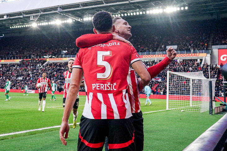 Ivan Perisic en Luuk de Jong na de tweede treffer tegen Feyenoord