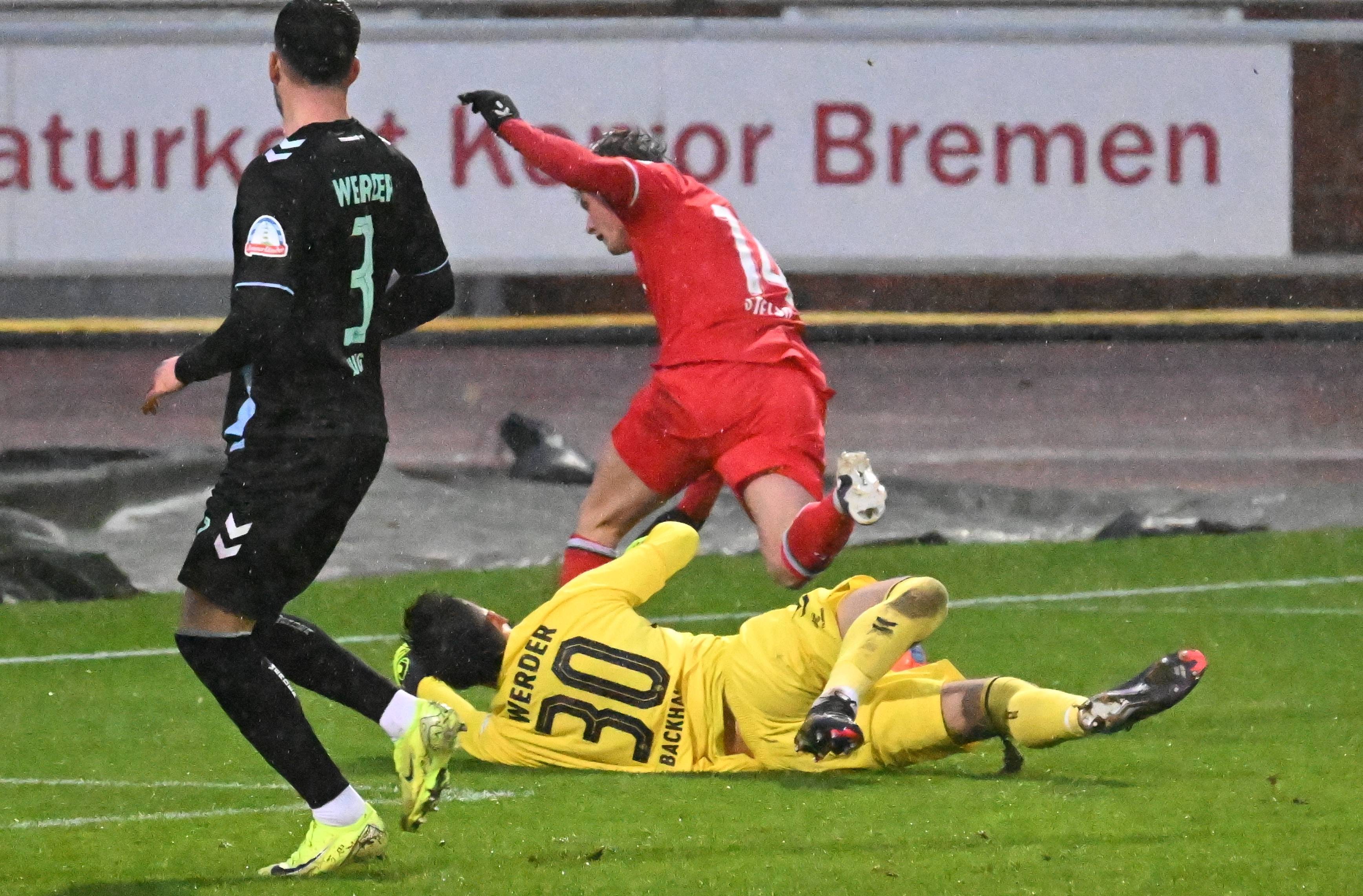 Sem Steijn tijdens de oefenwedstrijd tegen Werder Bremen