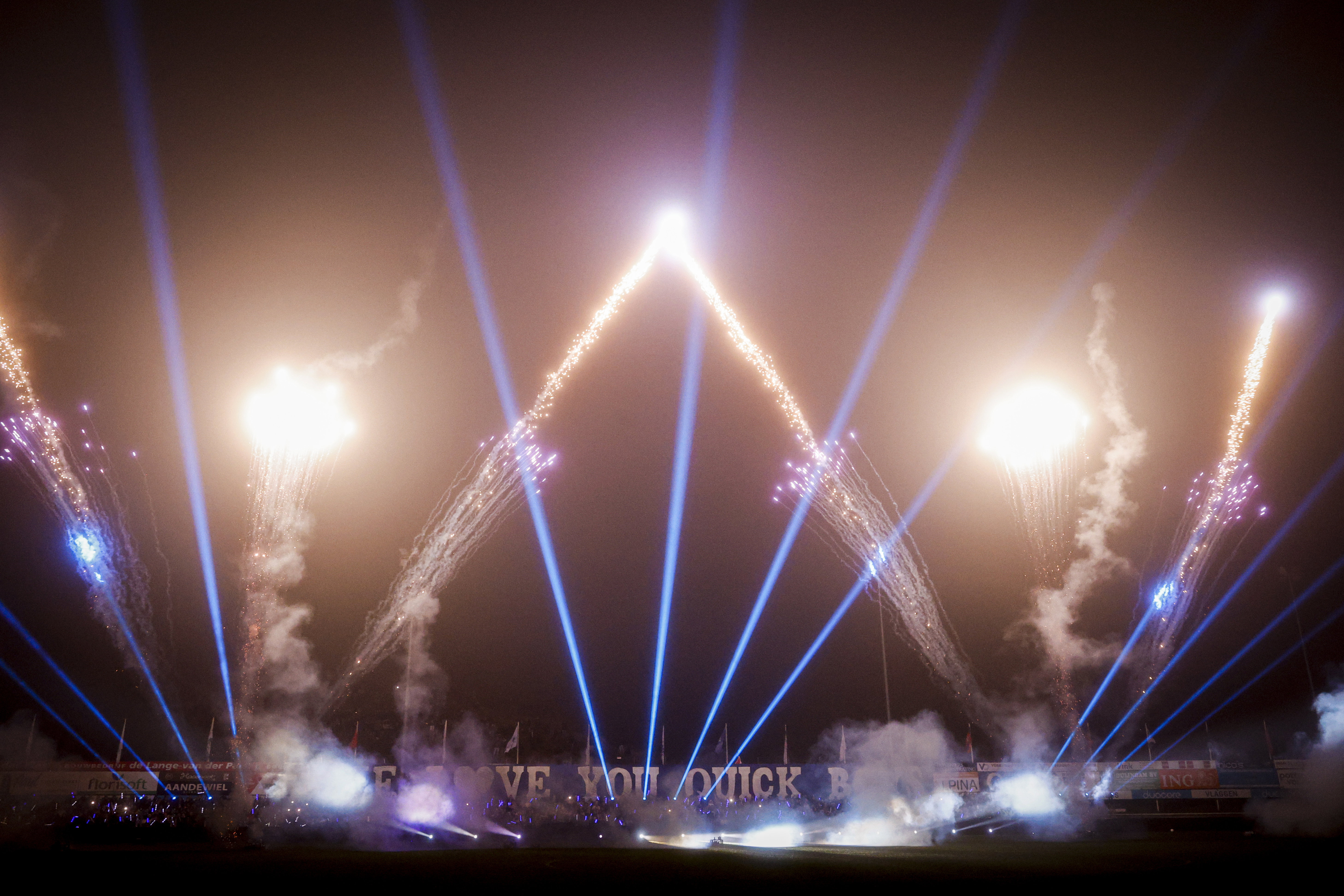 Vuurwerk bij Quick Boys - SC Heerenveen