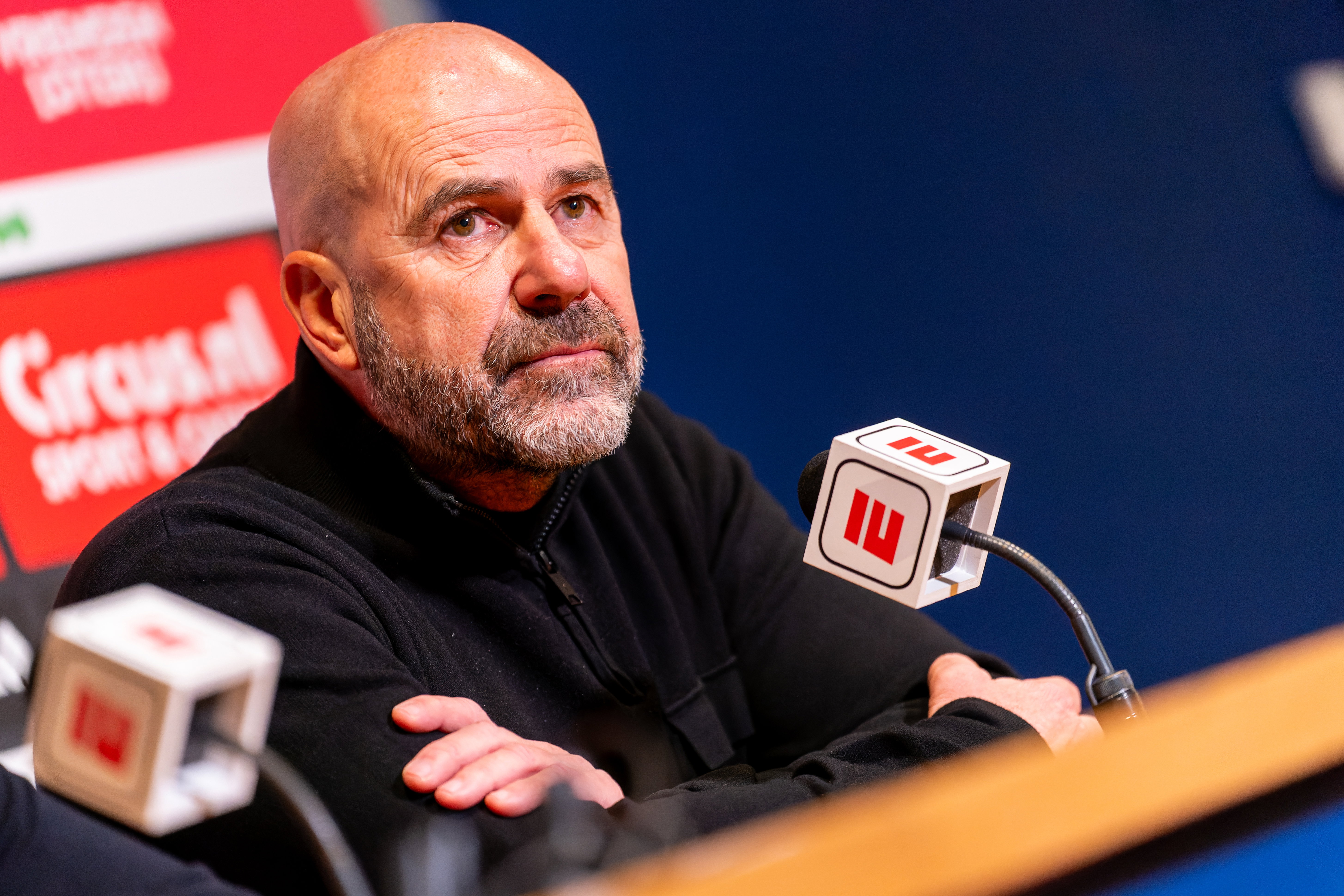 Peter Bosz op de persconferentie