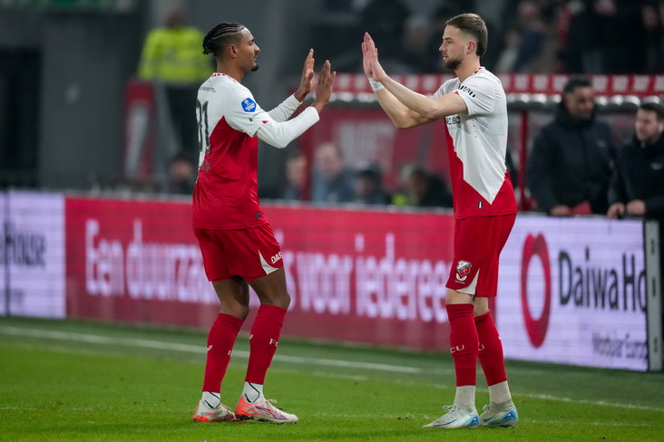 Sébastien Haller en David Min