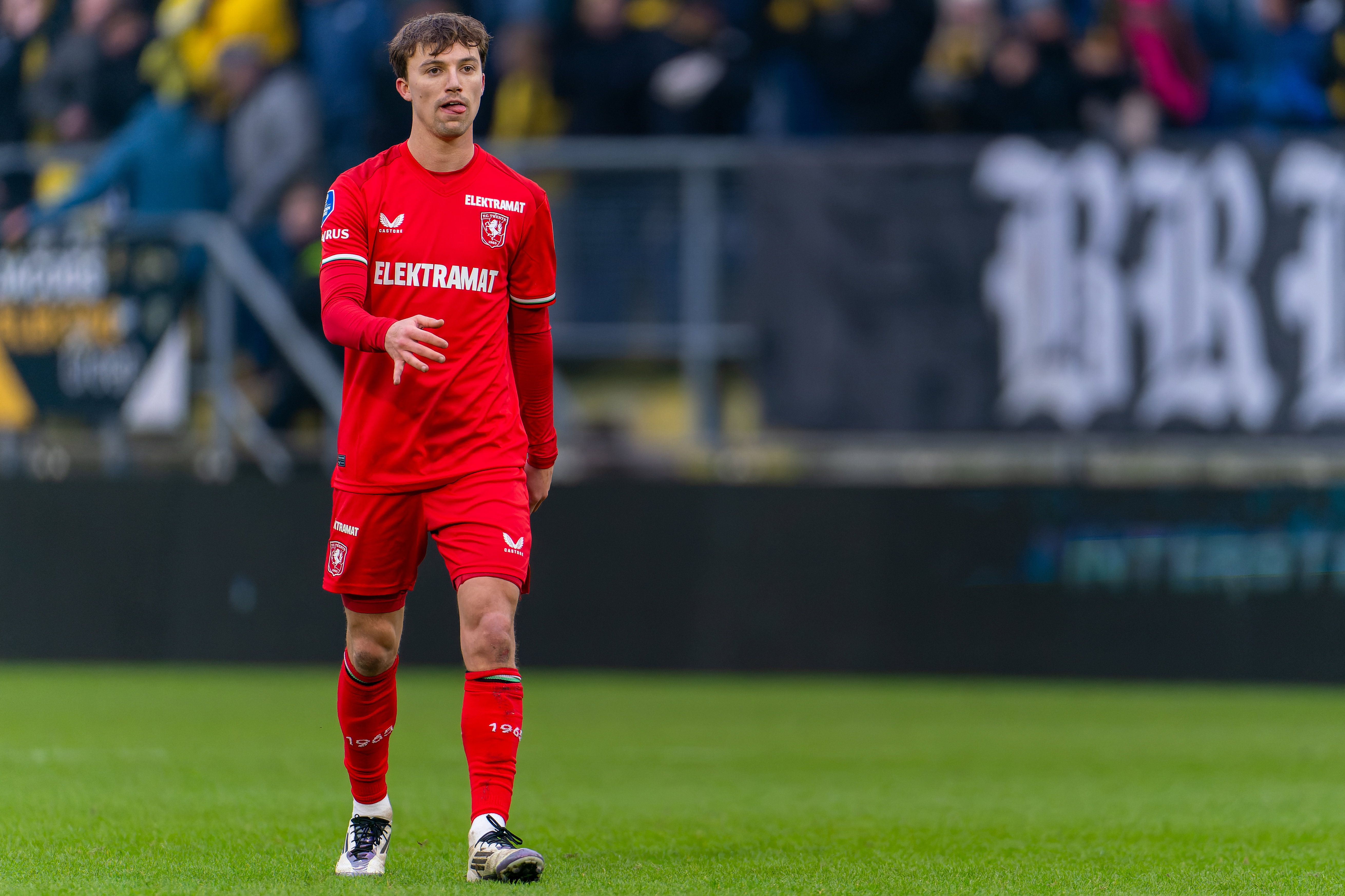 Youri Regeer kijkt vertwijfeld