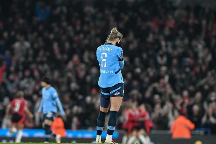 Vivianne Miedema (Manchester City) baalt na een goal van Manchester United
