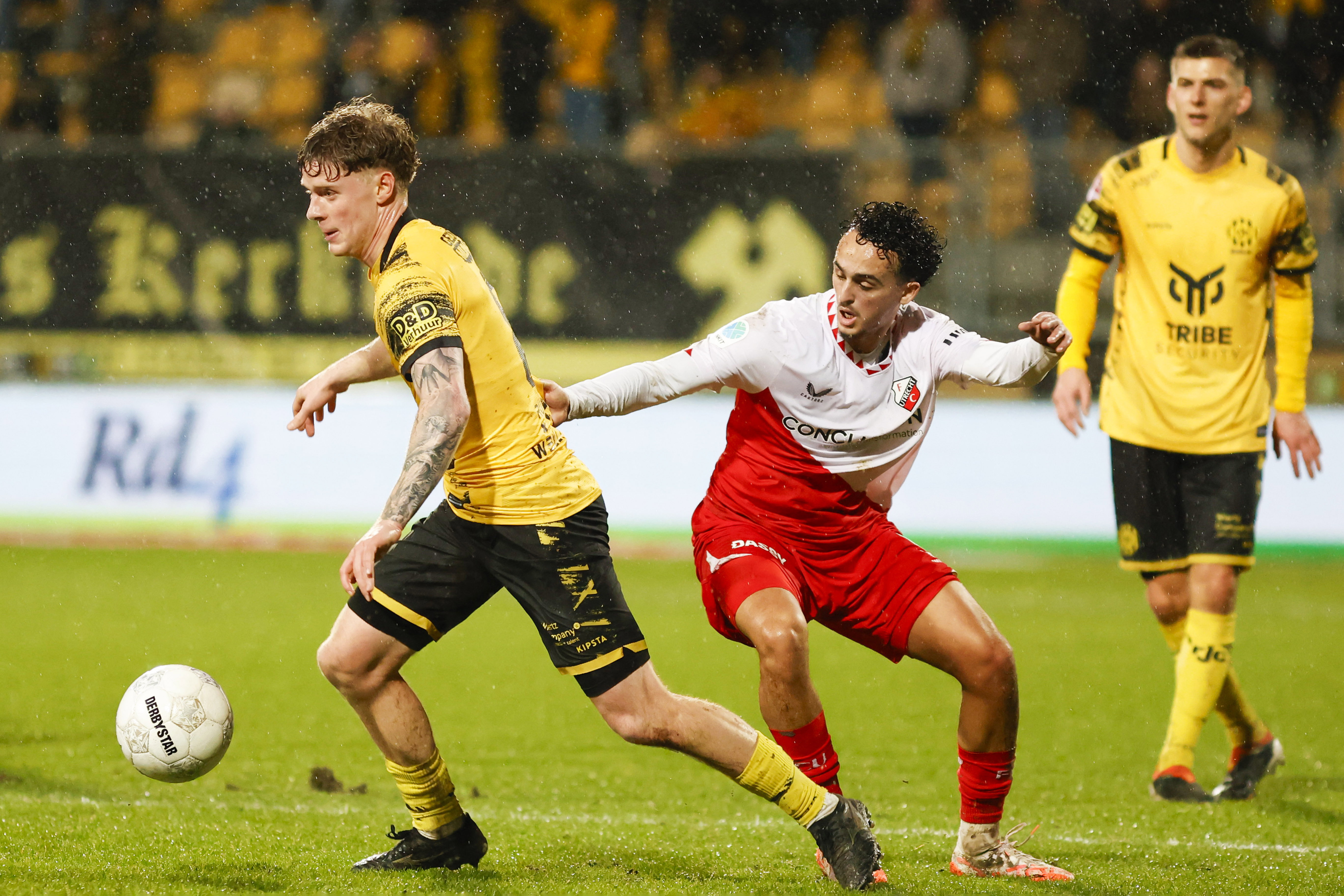 Een duel tussen Roda JC en Jong FC Utrecht