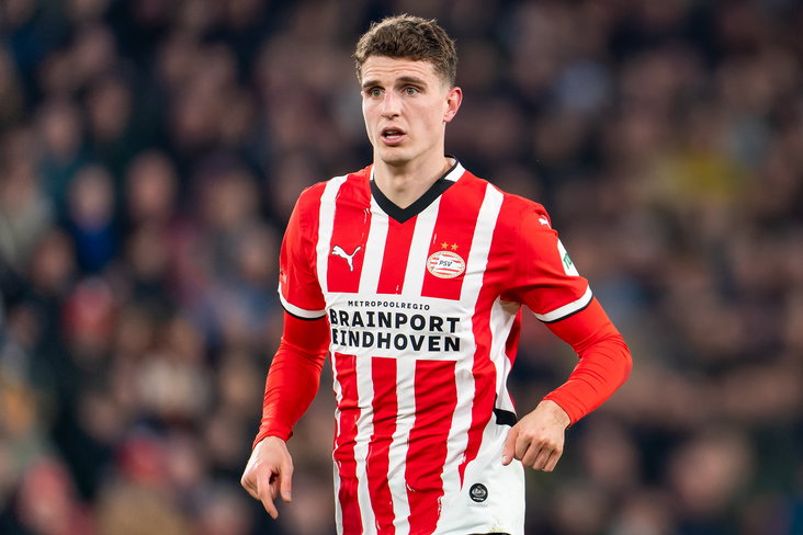 Guus Til tegen NAC Breda