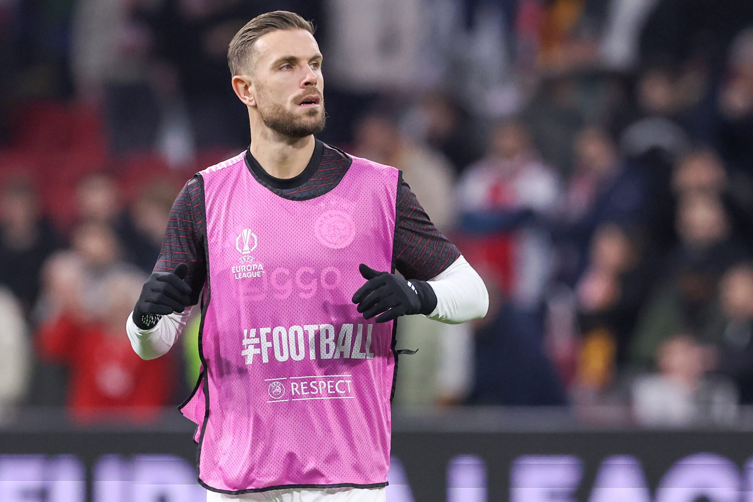 Jordan Henderson in de warming-up bij Ajax