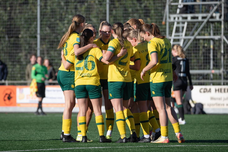 Fortuna Sittard juicht na een goal tegen PEC Zwolle