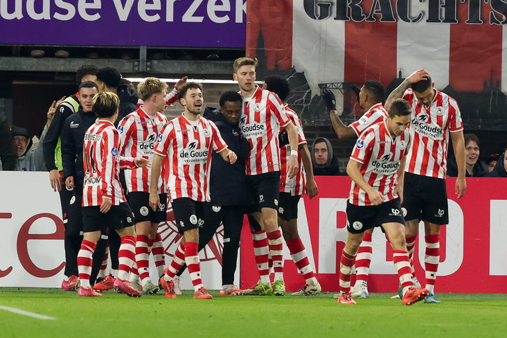 Mitchell van Bergen juicht bij Sparta Rotterdam