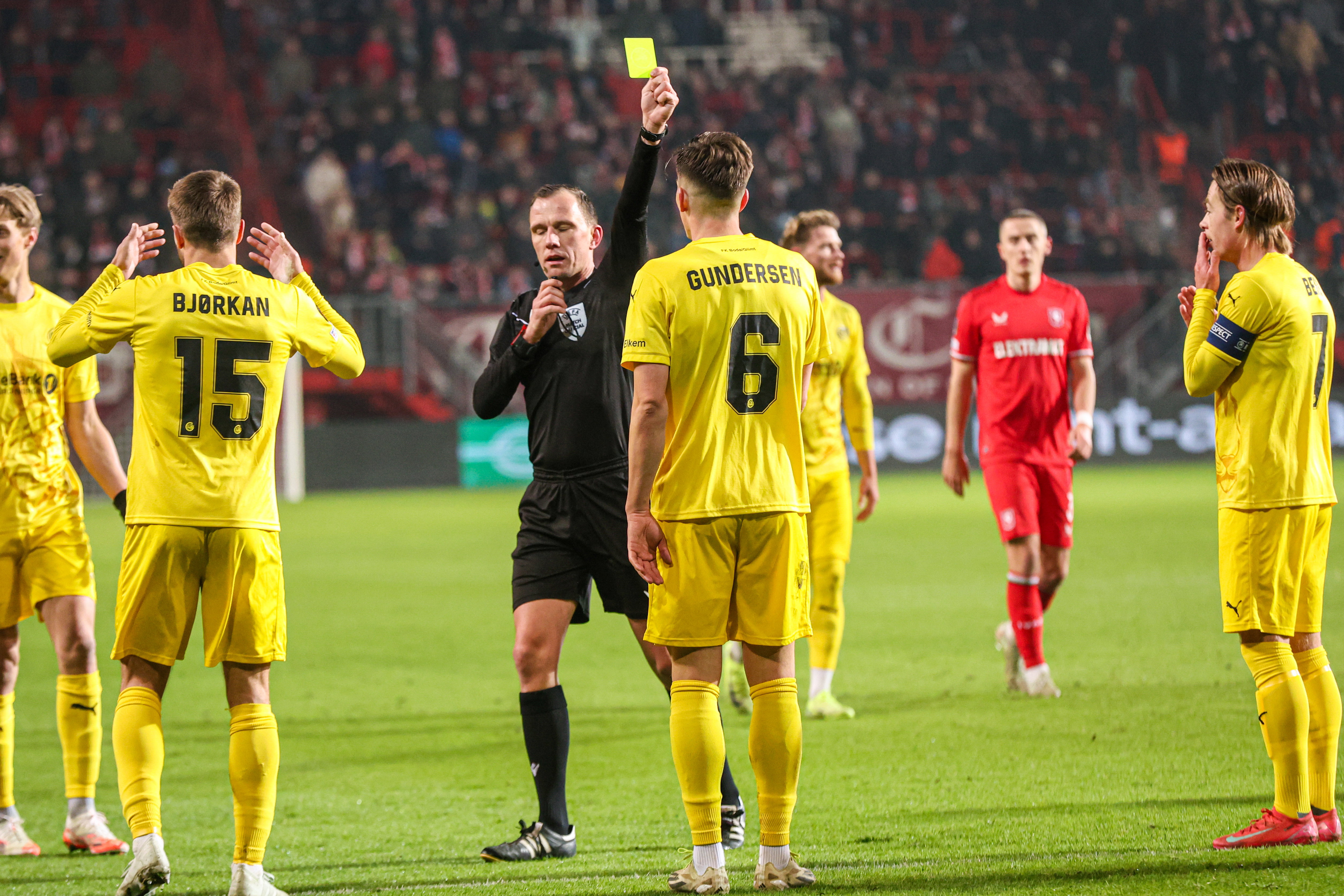 Jostein Gundersen krijgt een gele kaart